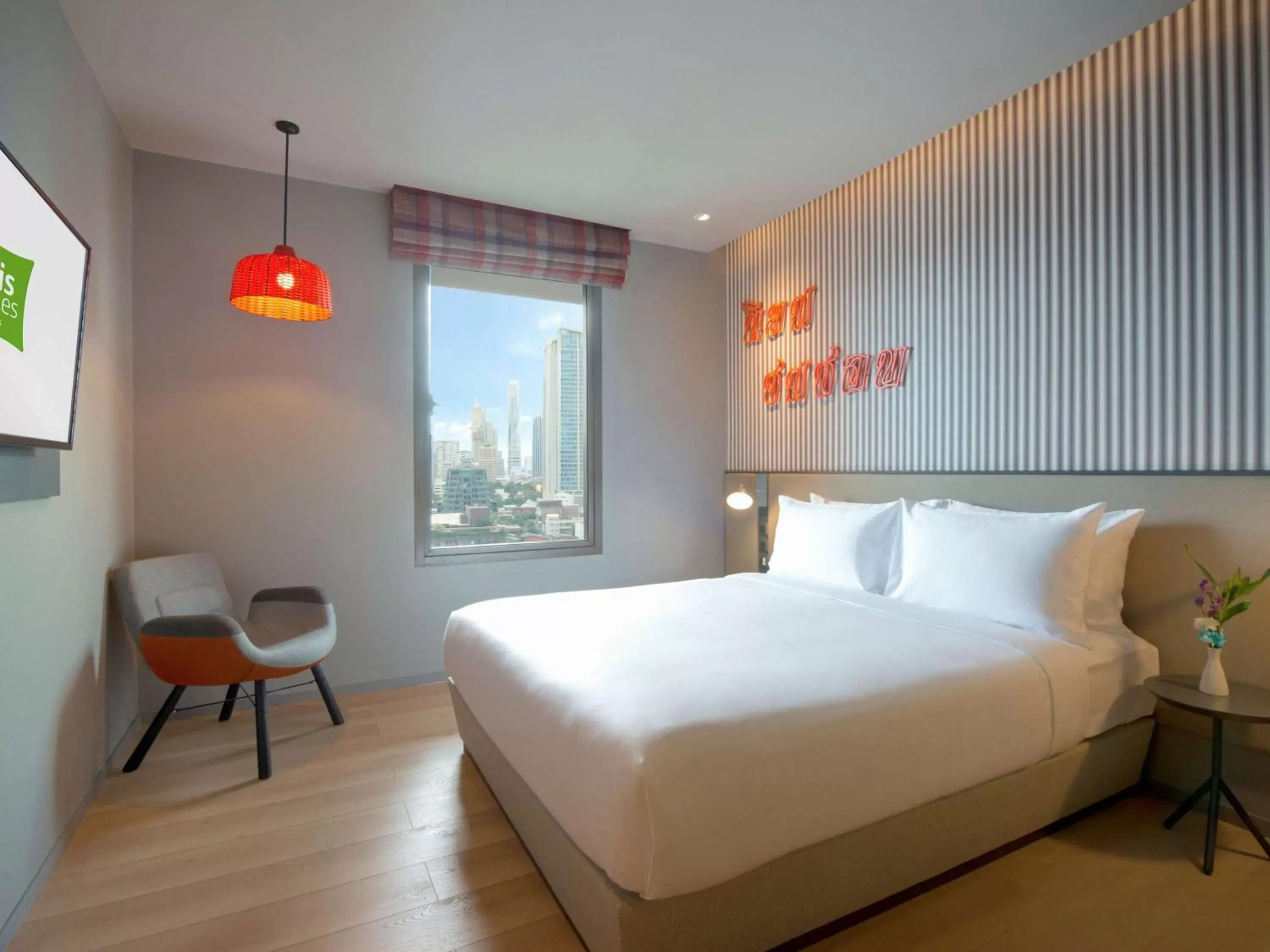 Bedroom, Bed in ibis Styles Bangkok Sukhumvit 4