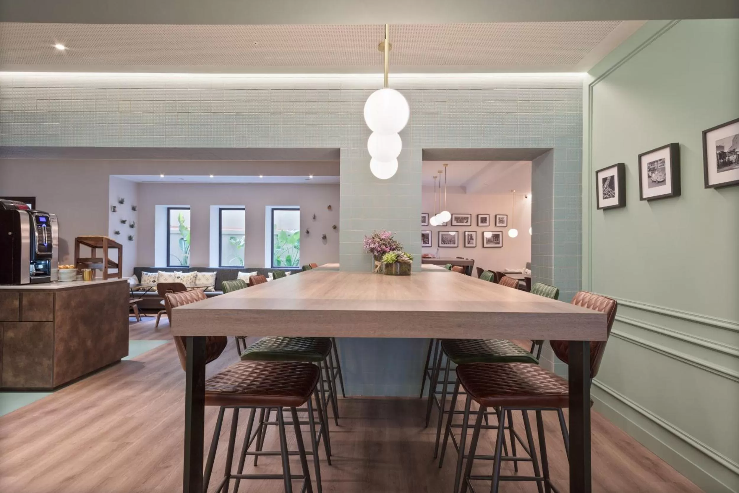 Lounge or bar in Hotel Via Augusta