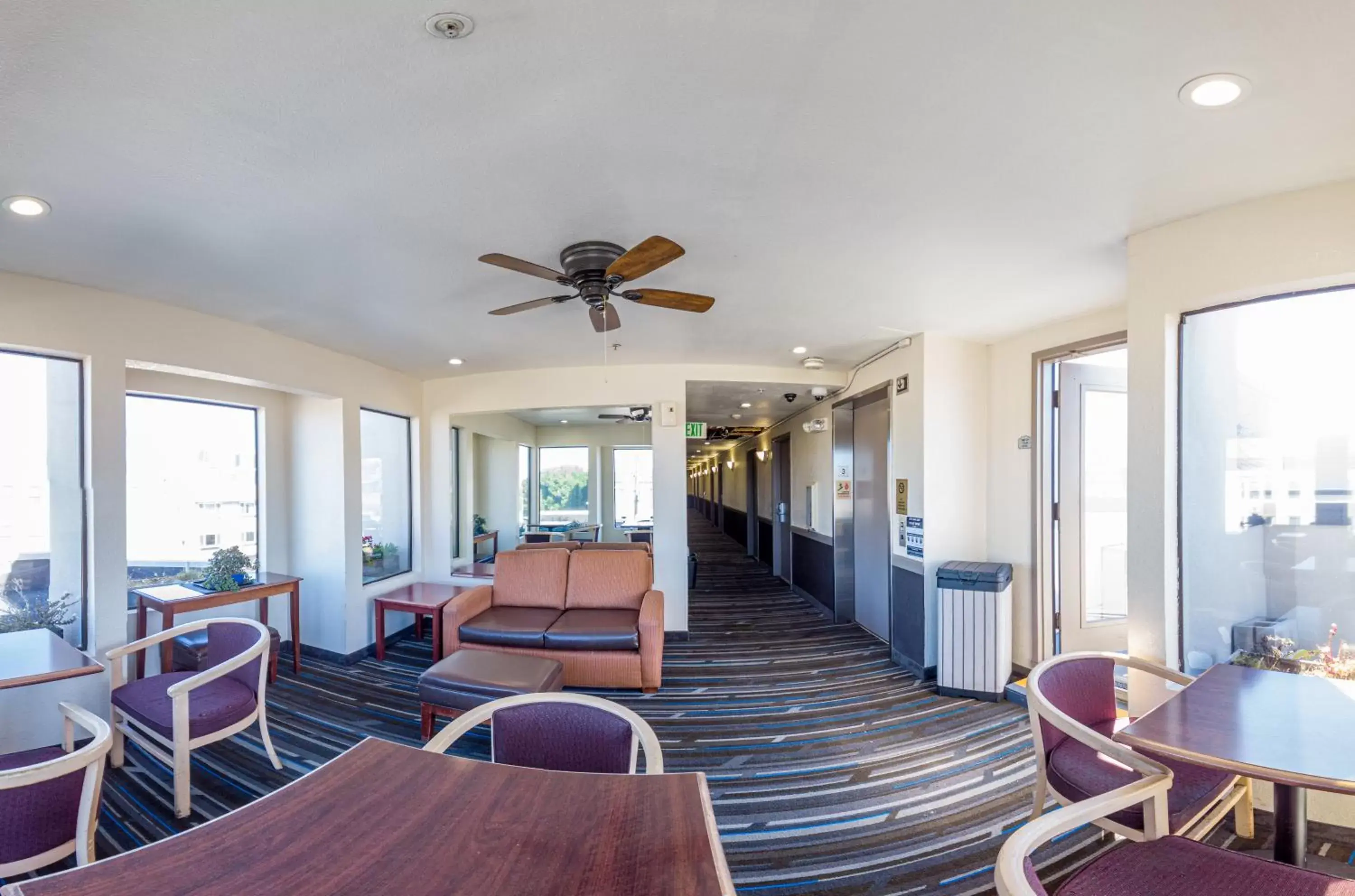 Seating Area in Buena Vista Motor Inn