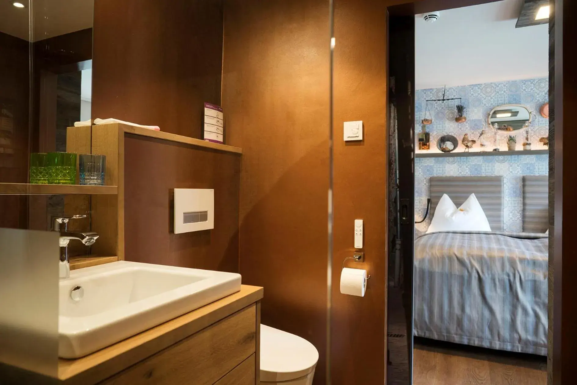 Photo of the whole room, Bathroom in Boutique Hotel im Auracher Lochl