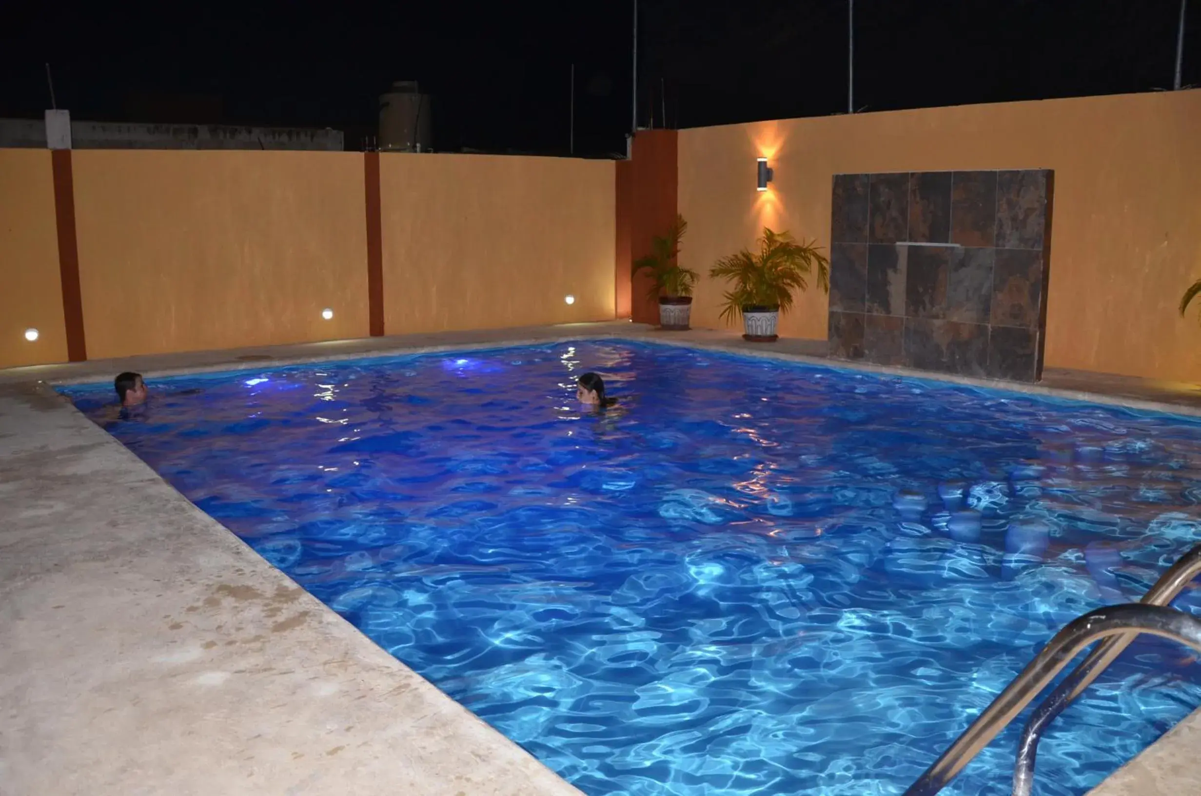 , Swimming Pool in Terracota Corner Rooms