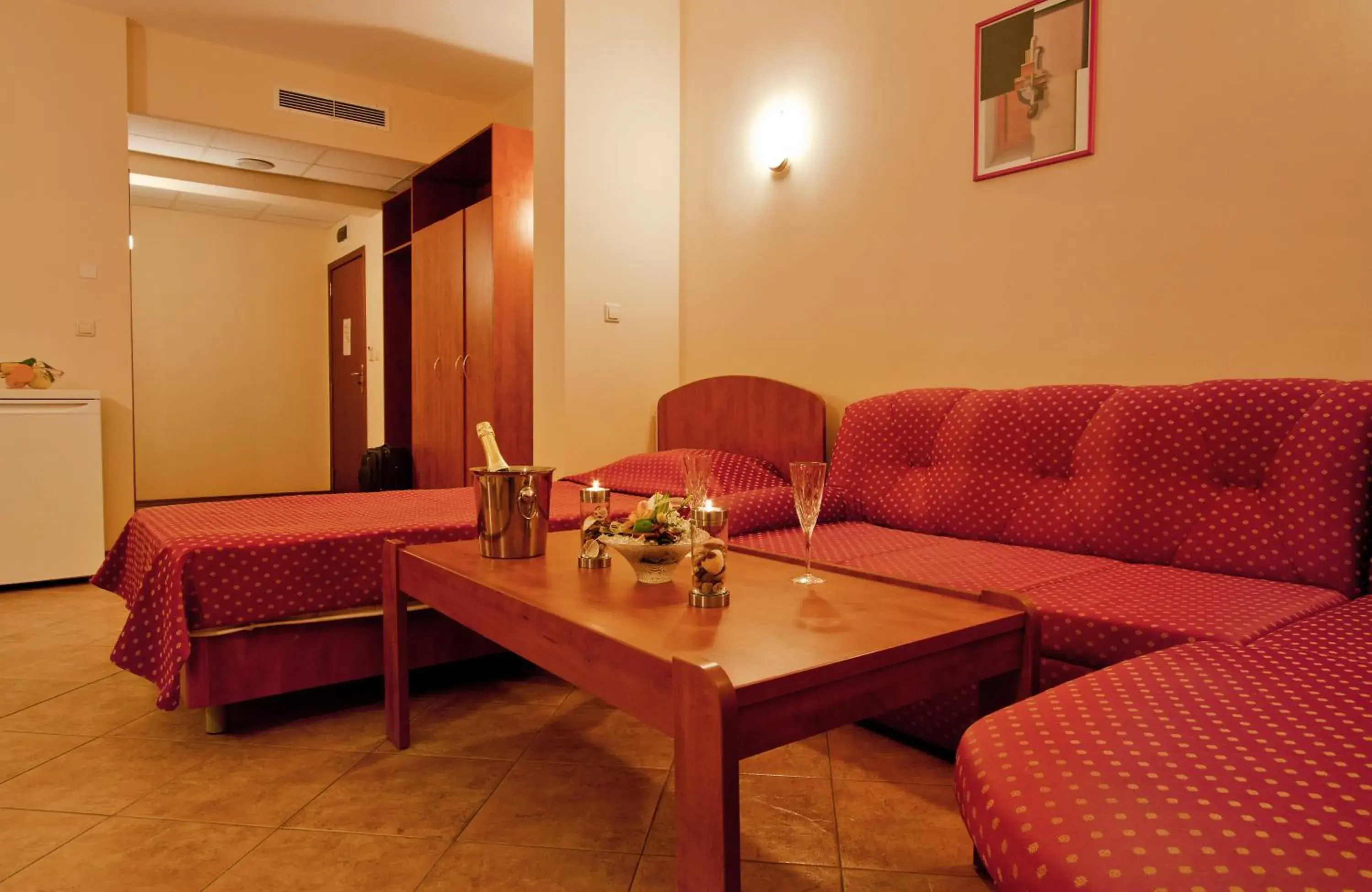 Photo of the whole room, Seating Area in Ljuljak Hotel