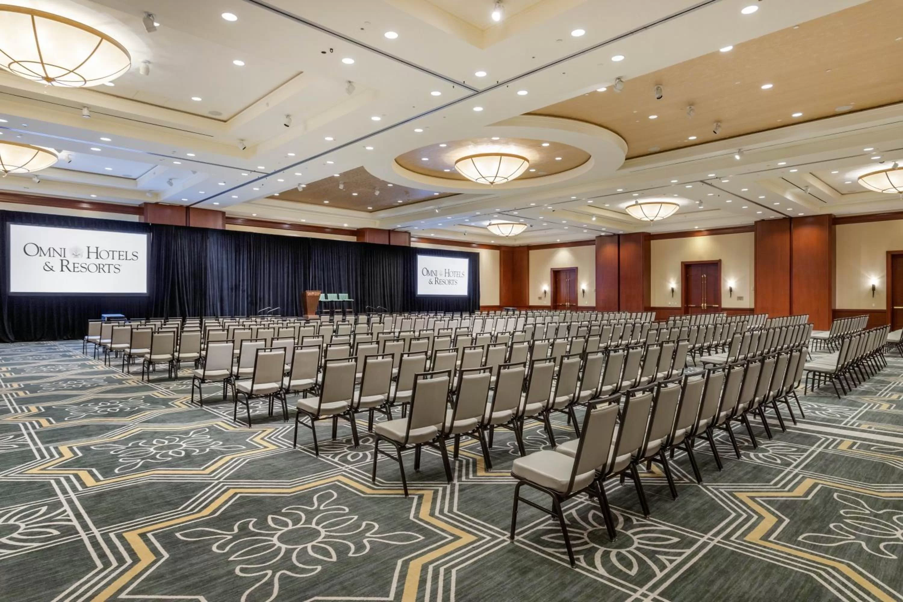 Banquet/Function facilities in Omni Houston Hotel