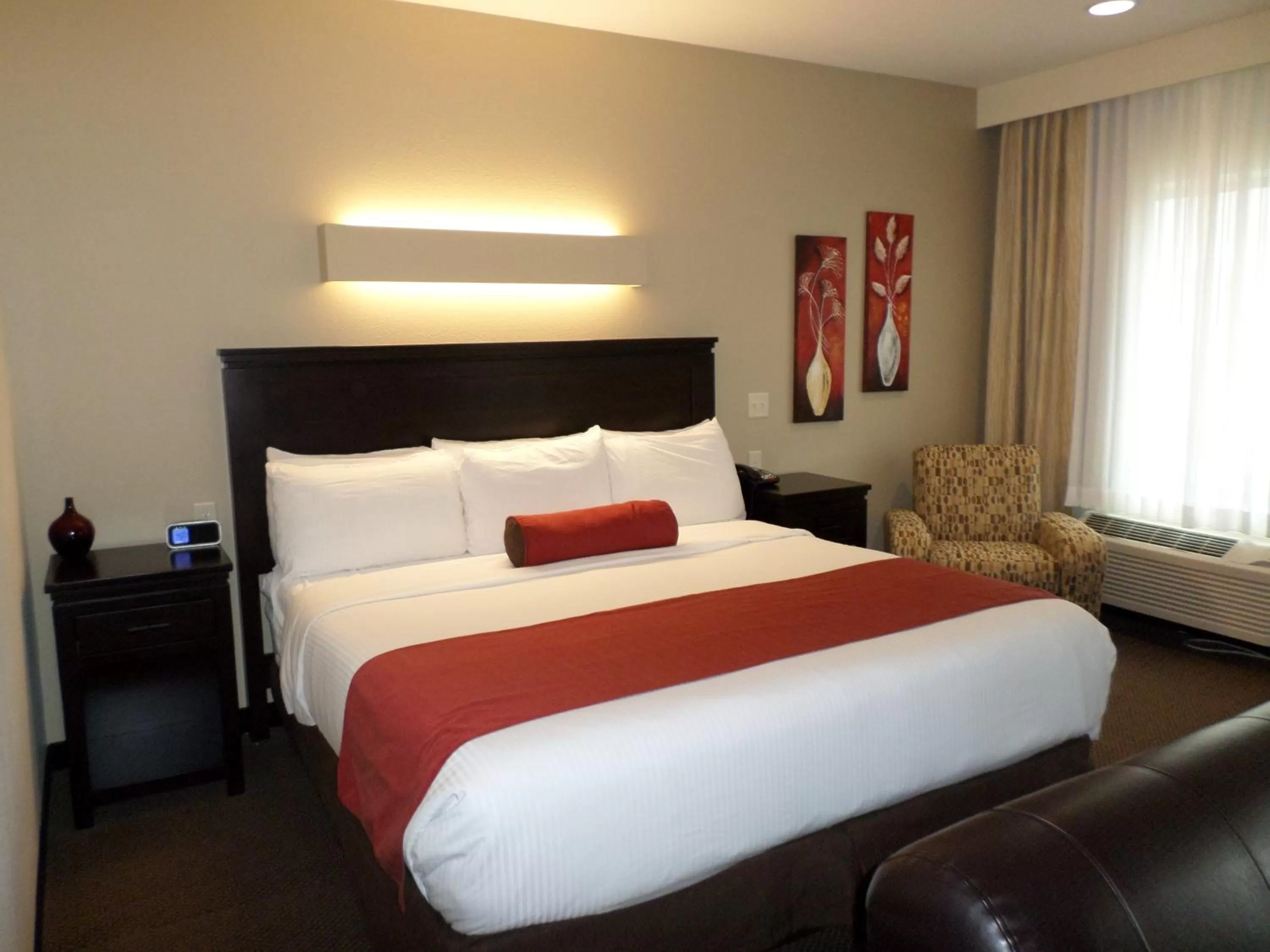 Photo of the whole room, Bed in Berlin Grande Hotel