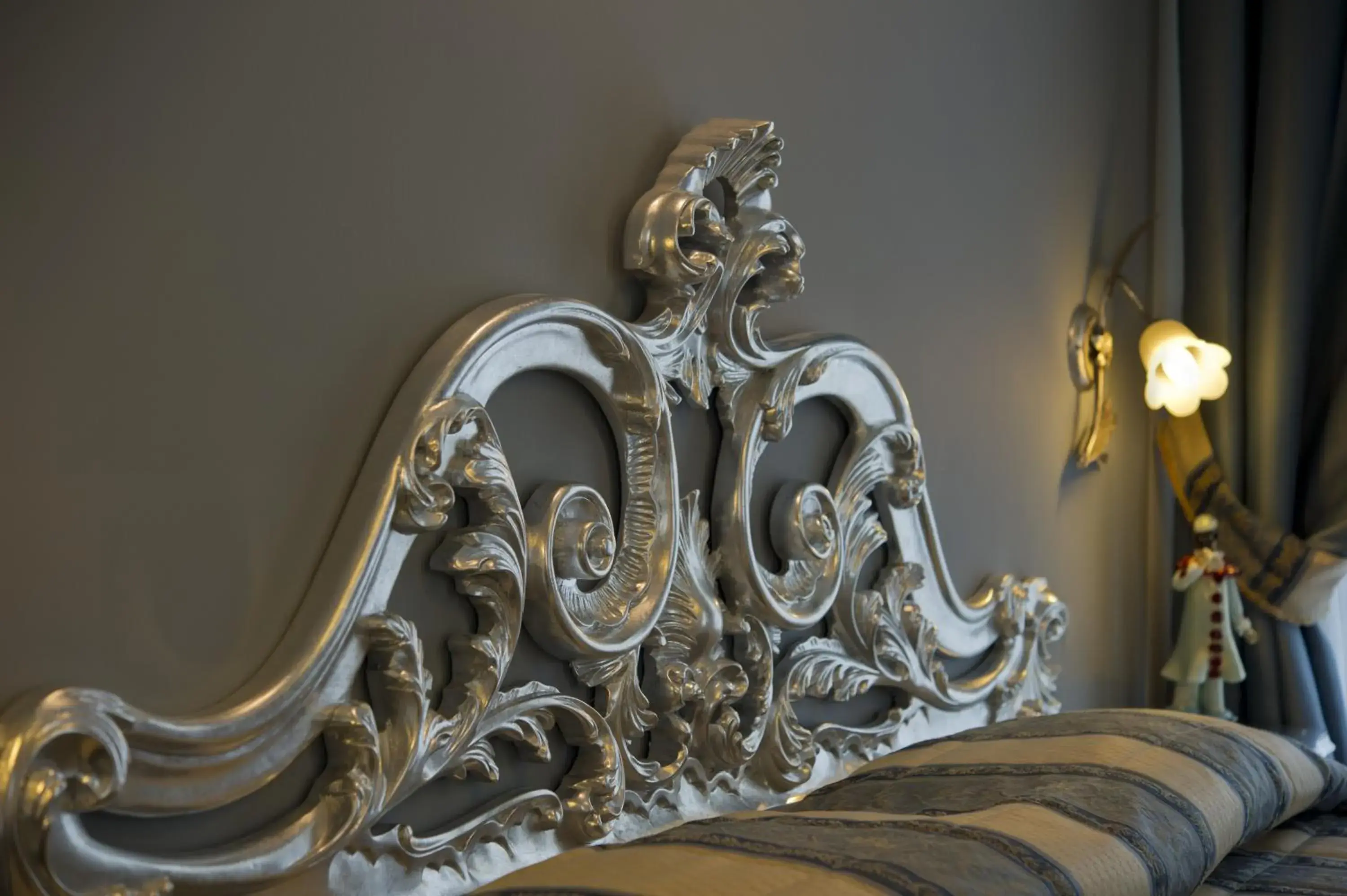 Decorative detail in Viktoria Palace Hotel