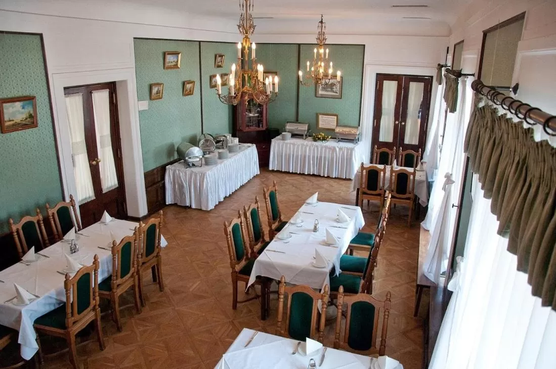 Restaurant/places to eat in Hotel Zamek Pułtusk Dom Polonii