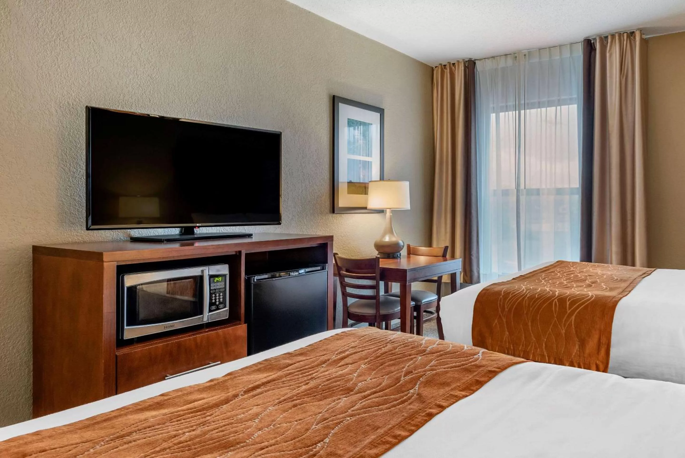 Bed in Comfort Inn Madison near Clifty Falls