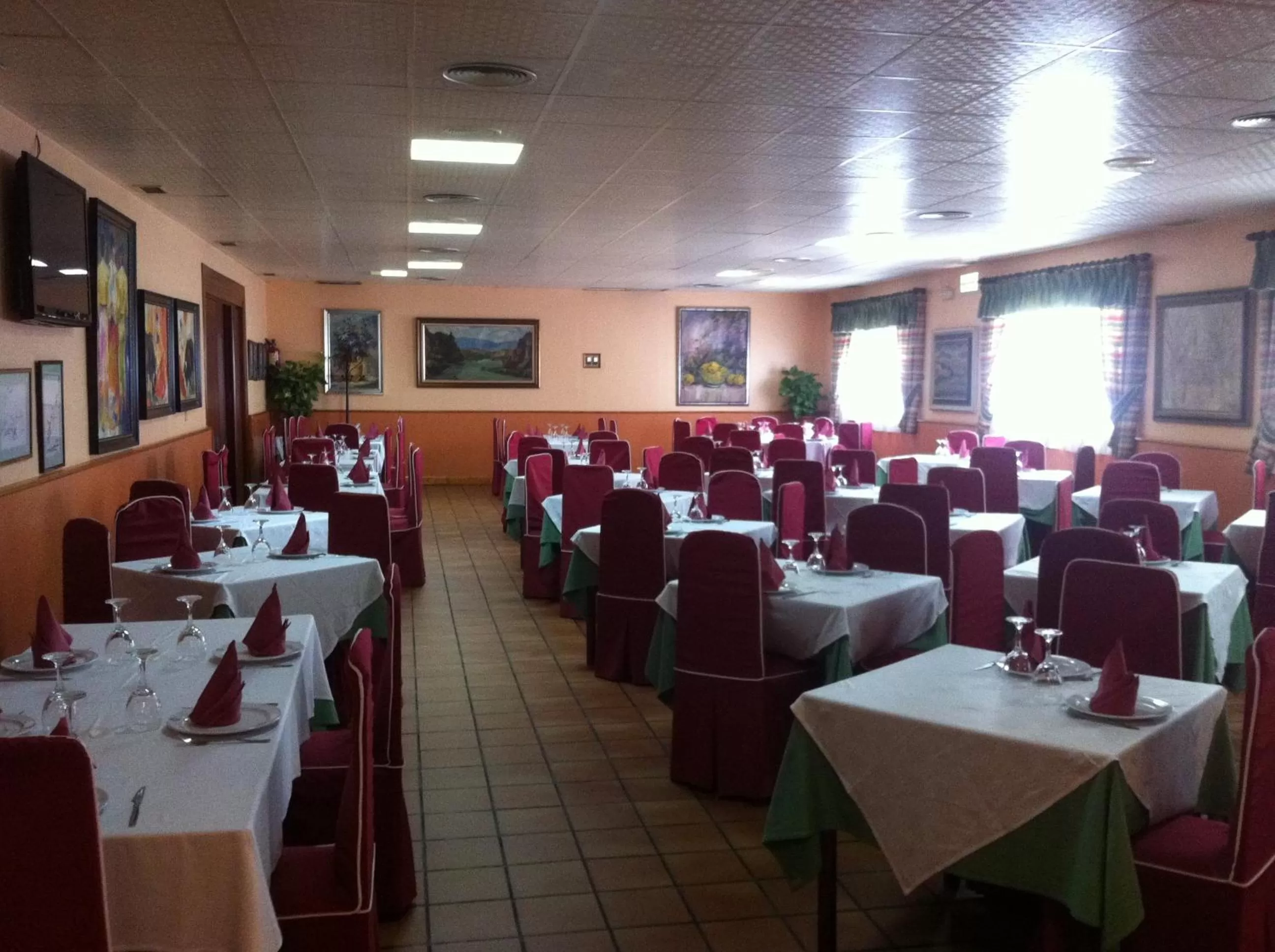 Restaurant/places to eat in Hotel Mesón del Moro