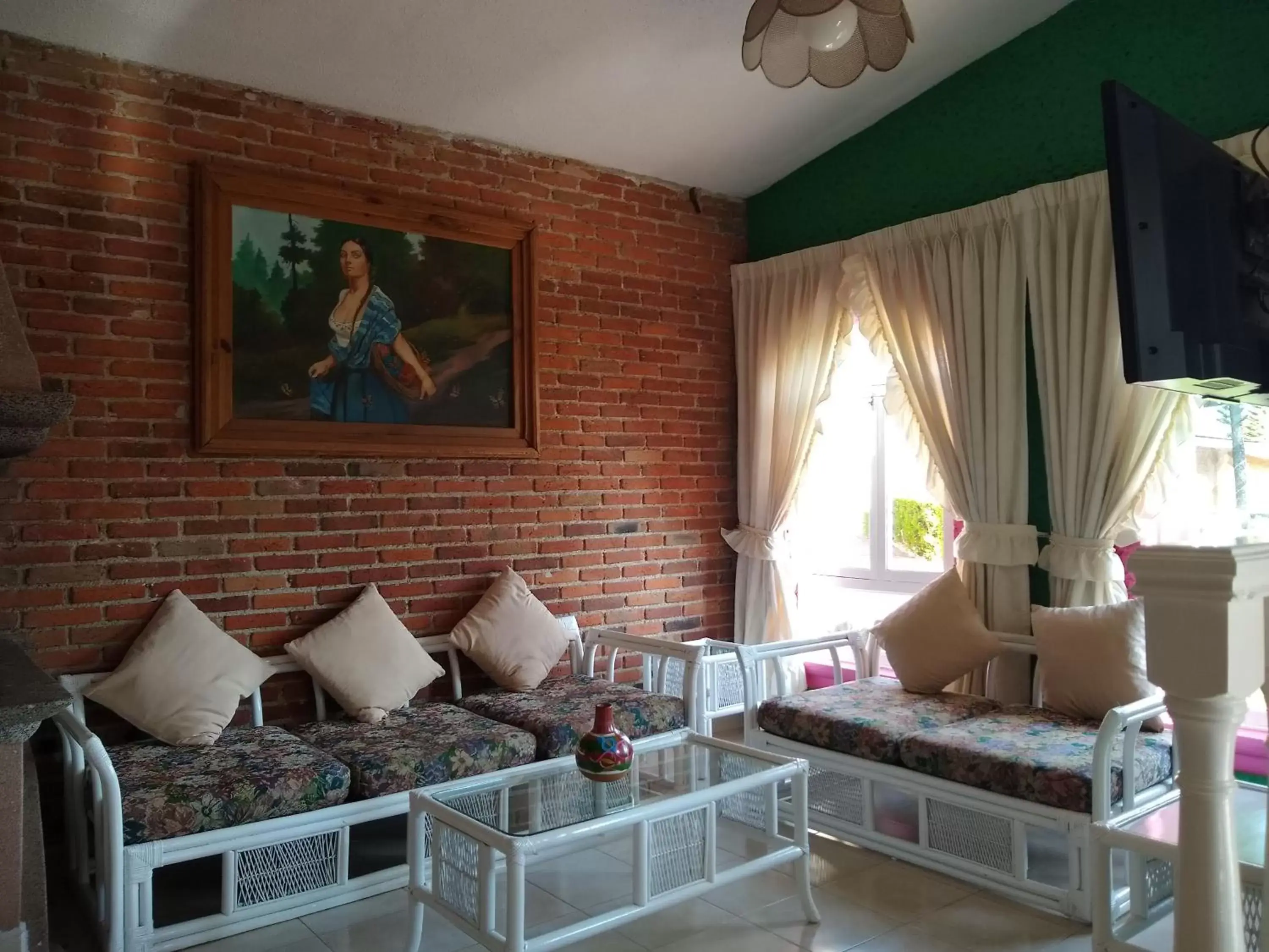 Seating Area in Hotel Villa Monarca Inn