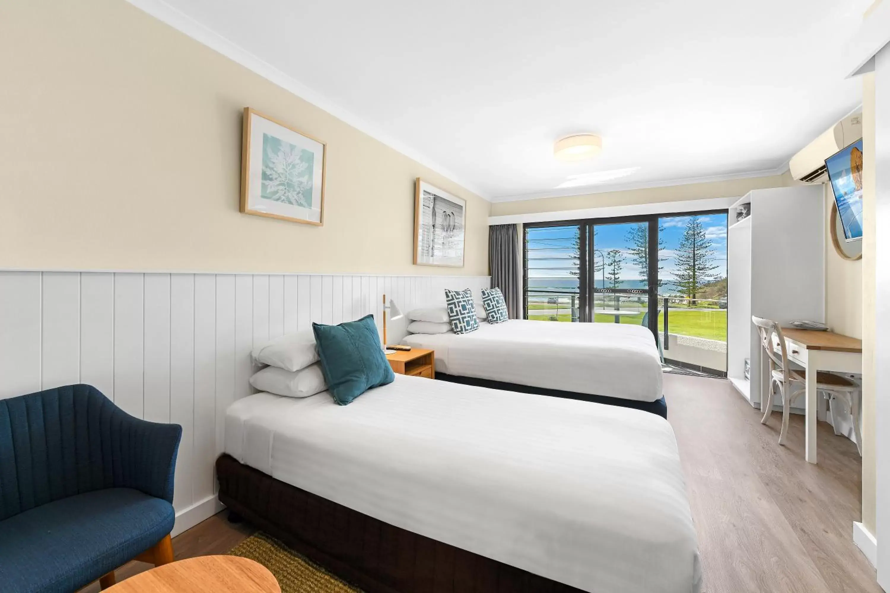 Photo of the whole room in ibis Styles Port Macquarie