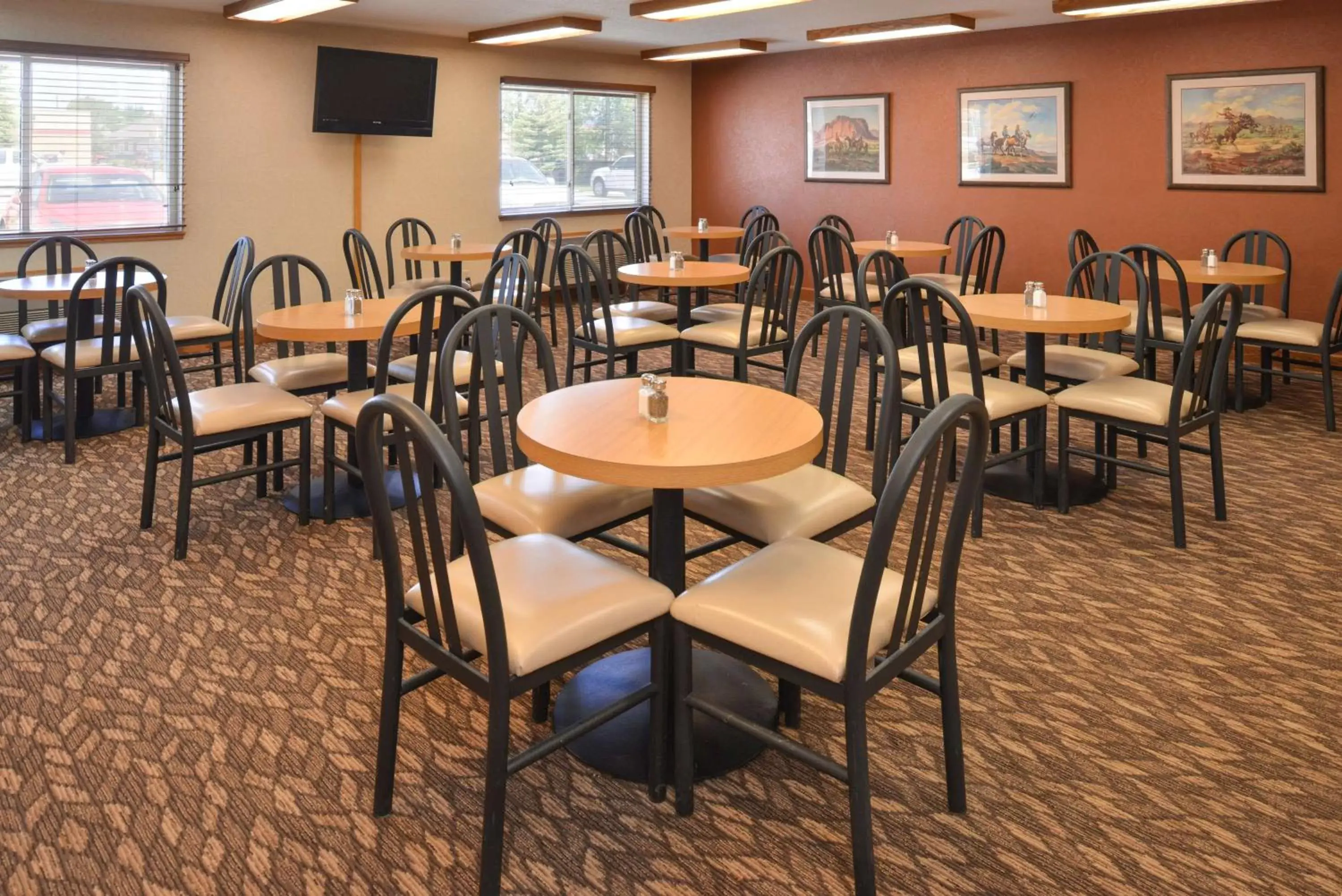 Restaurant/Places to Eat in Best Western Pinedale Inn