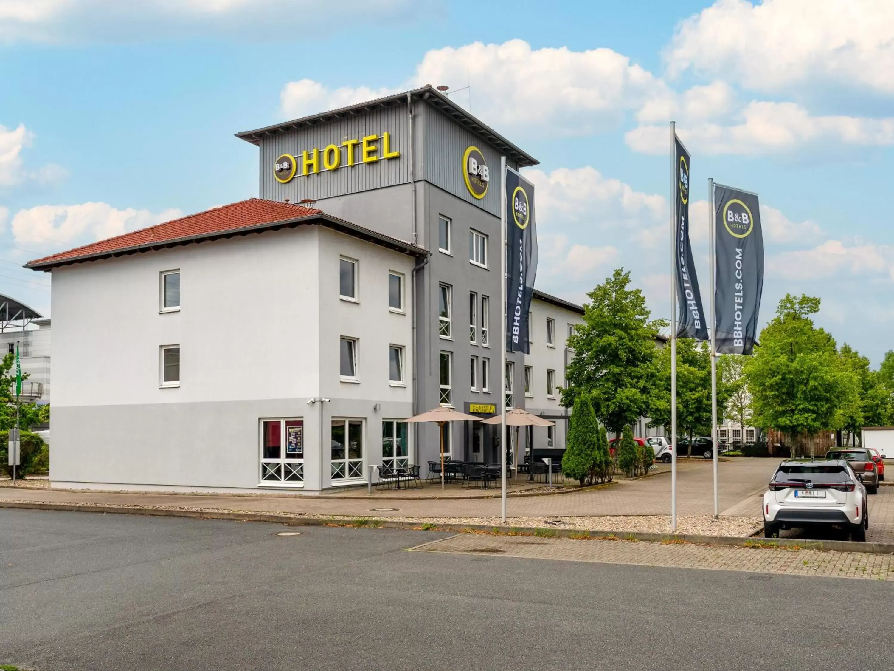 Property Building in B&B Hotel Hannover-Lahe