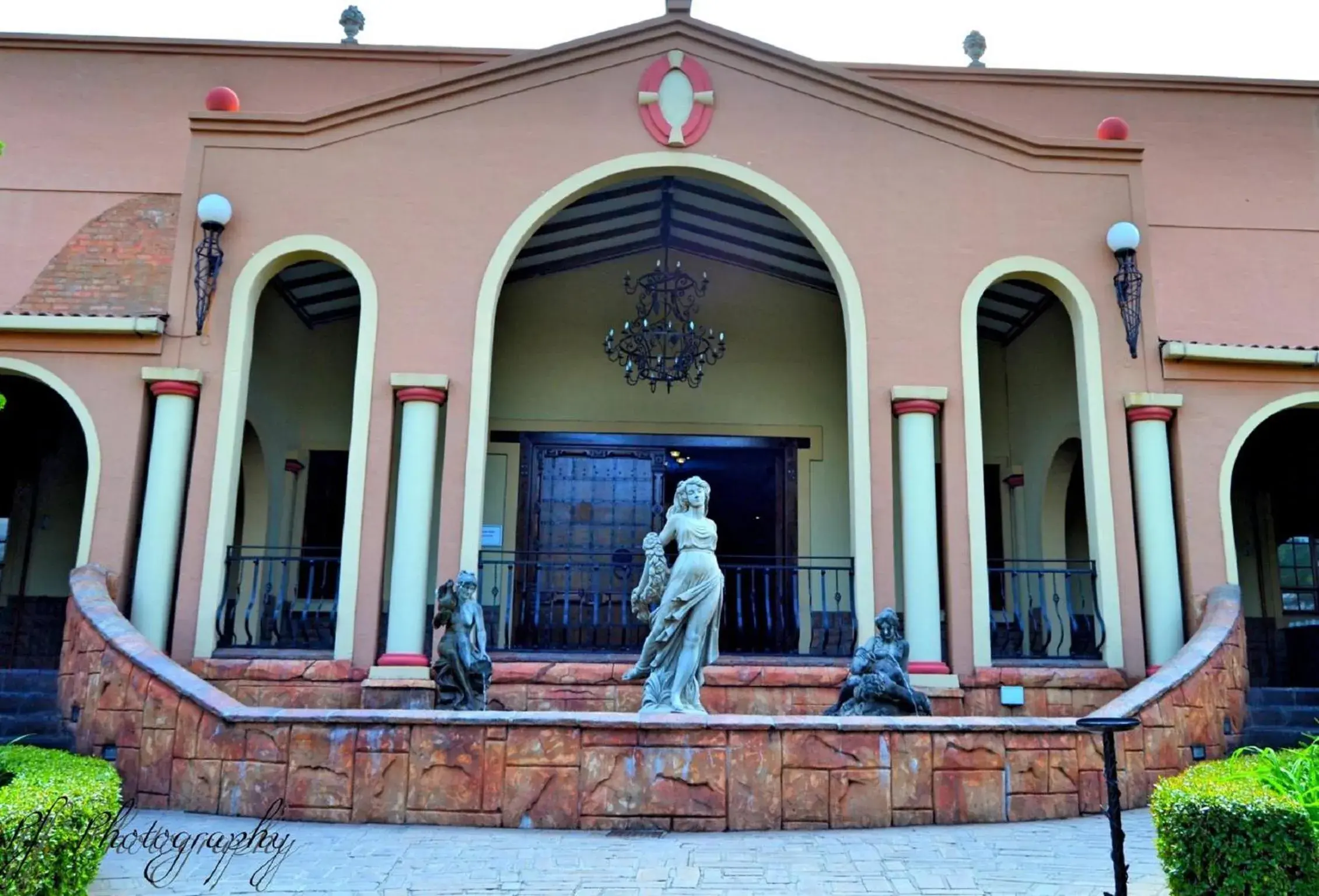 Facade/entrance in Midrand Conference Centre