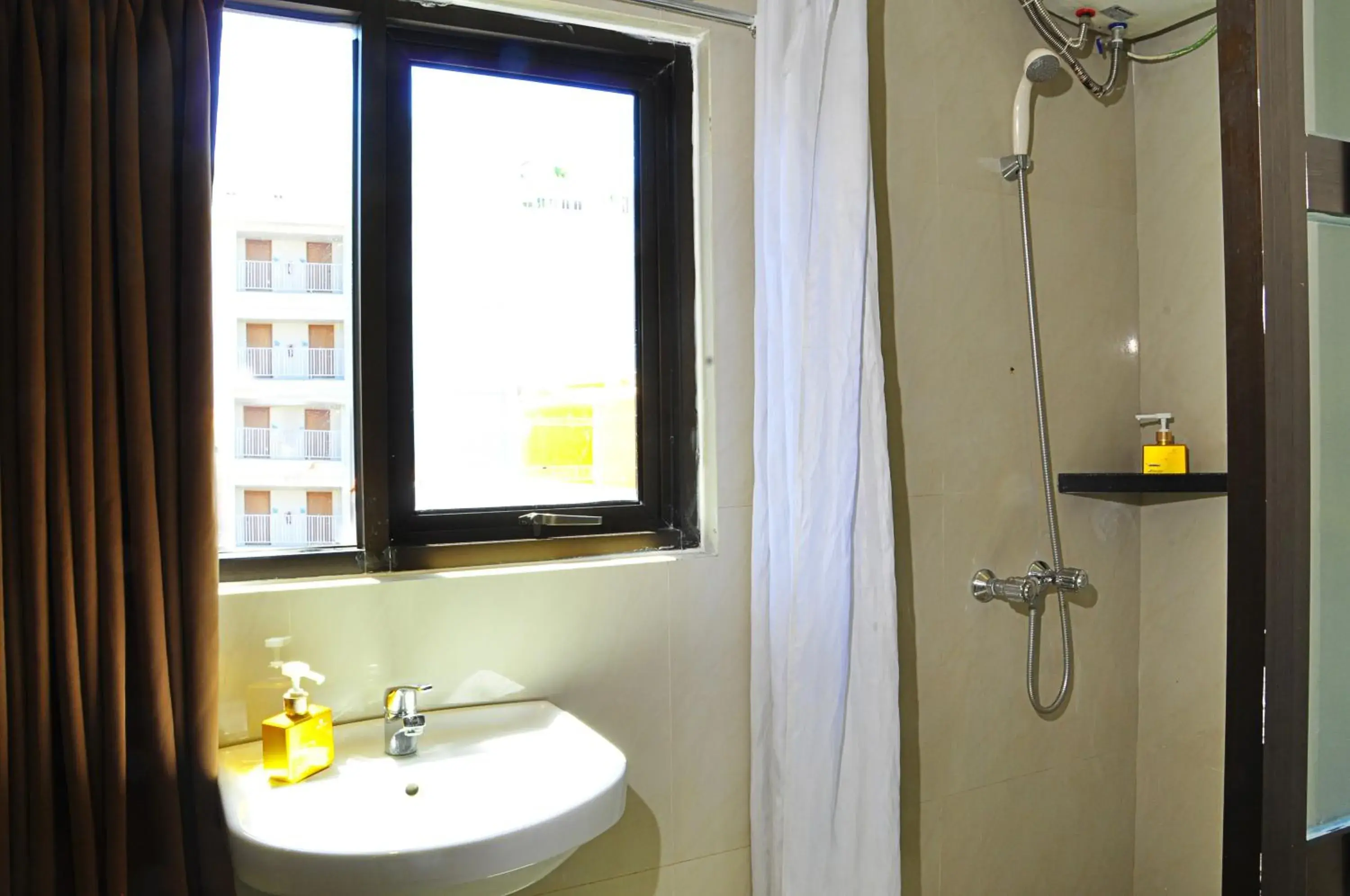 Toilet, Bathroom in Matahari Guest House