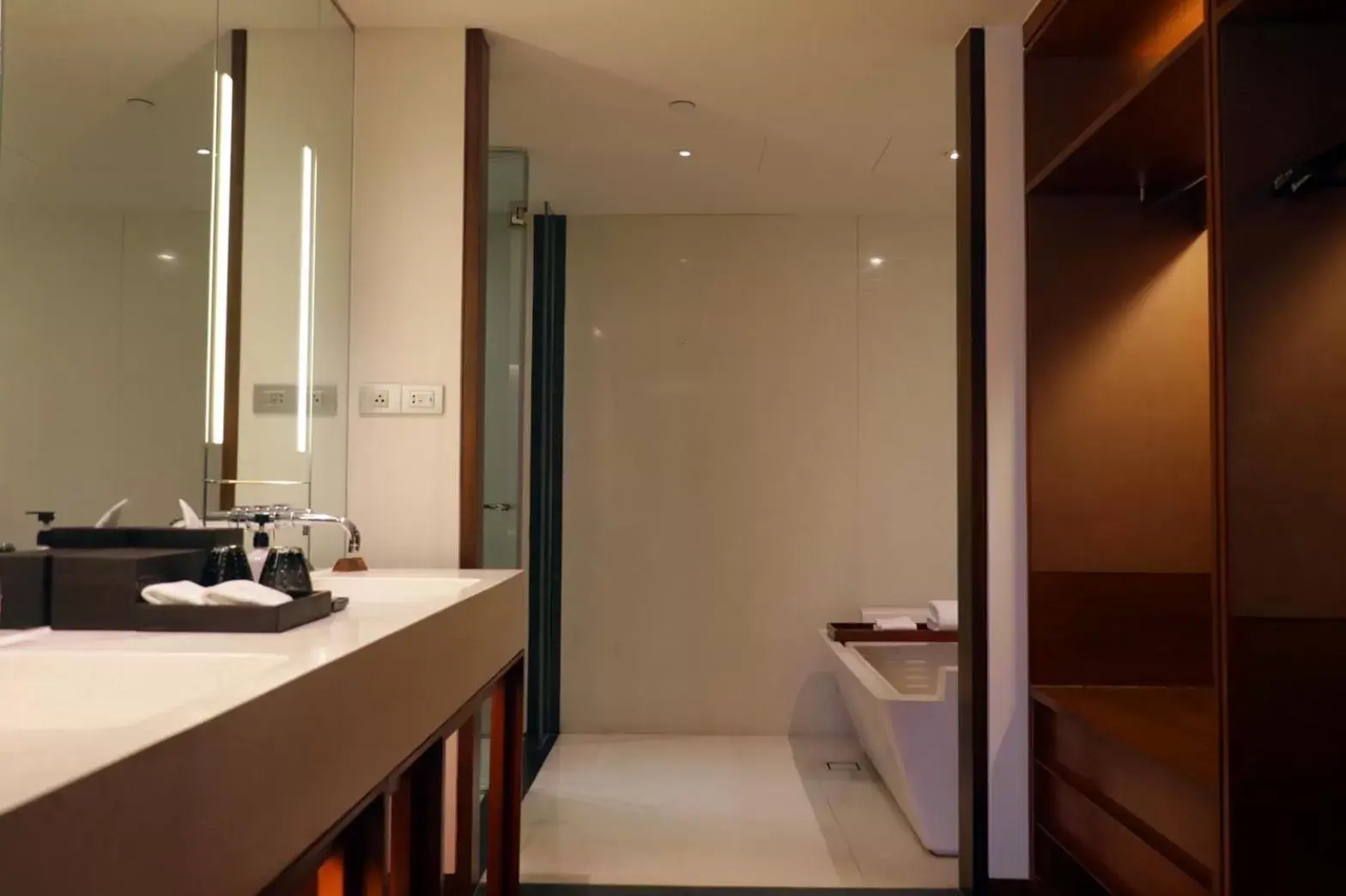 Bathroom in Hansar Bangkok - SHA Extra Plus