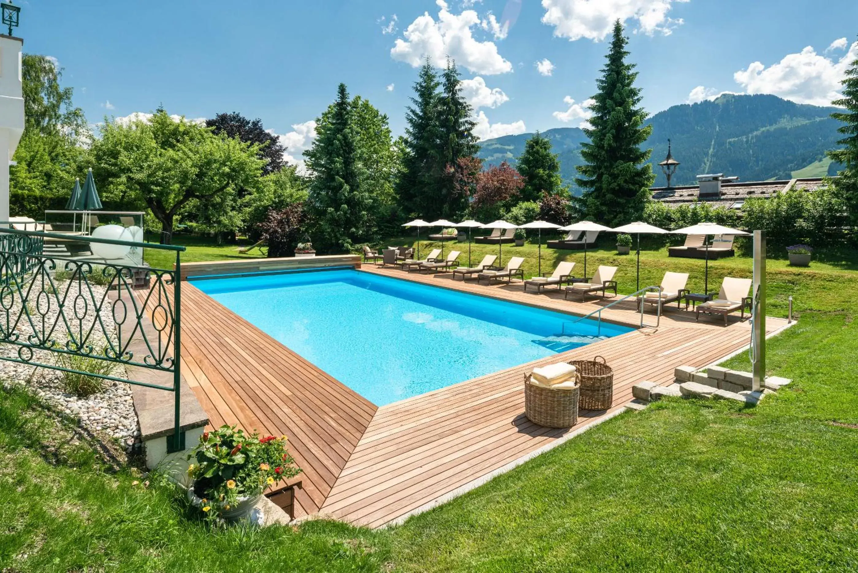 Swimming pool in Relais & Châteaux Hotel Tennerhof