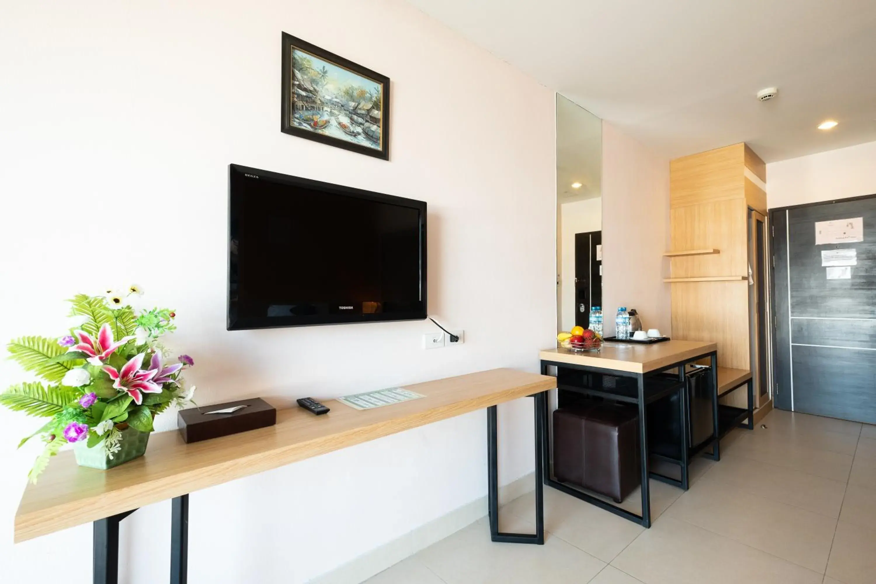 Communal lounge/ TV room, TV/Entertainment Center in Vogue Pattaya