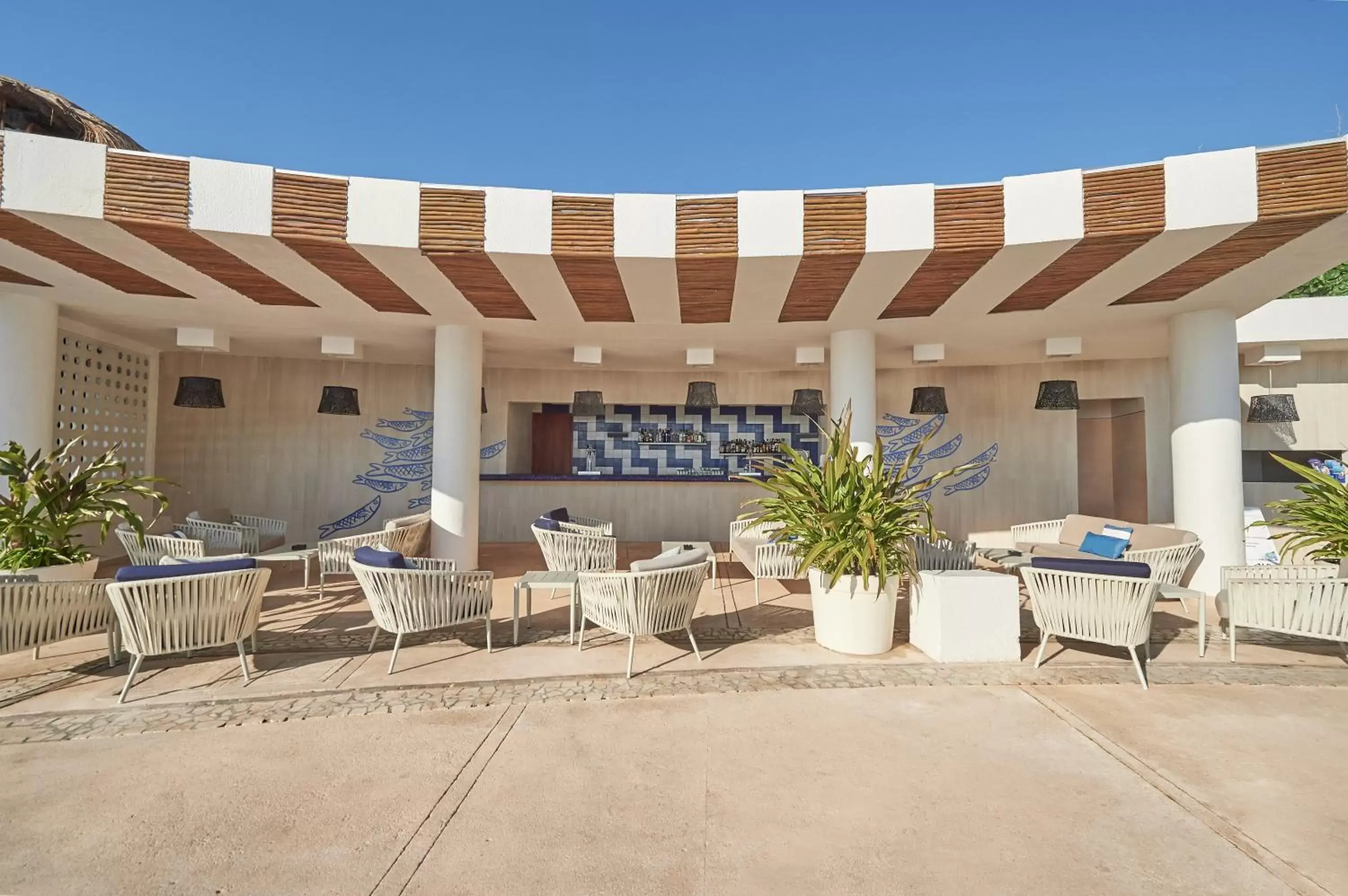 Lounge or bar in Live Aqua Beach Resort Cancun
