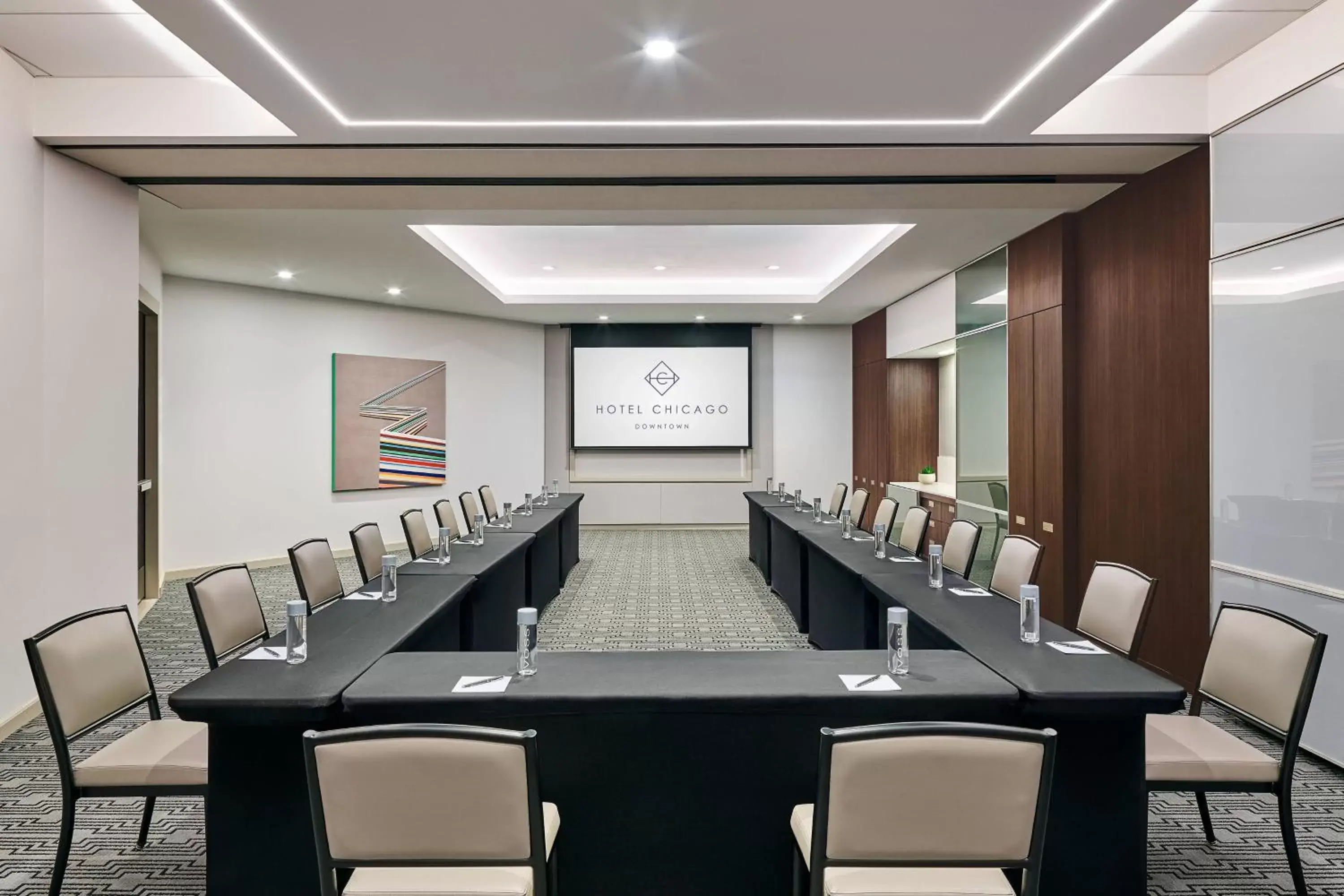 Meeting/conference room in Hotel Chicago Downtown, Autograph Collection