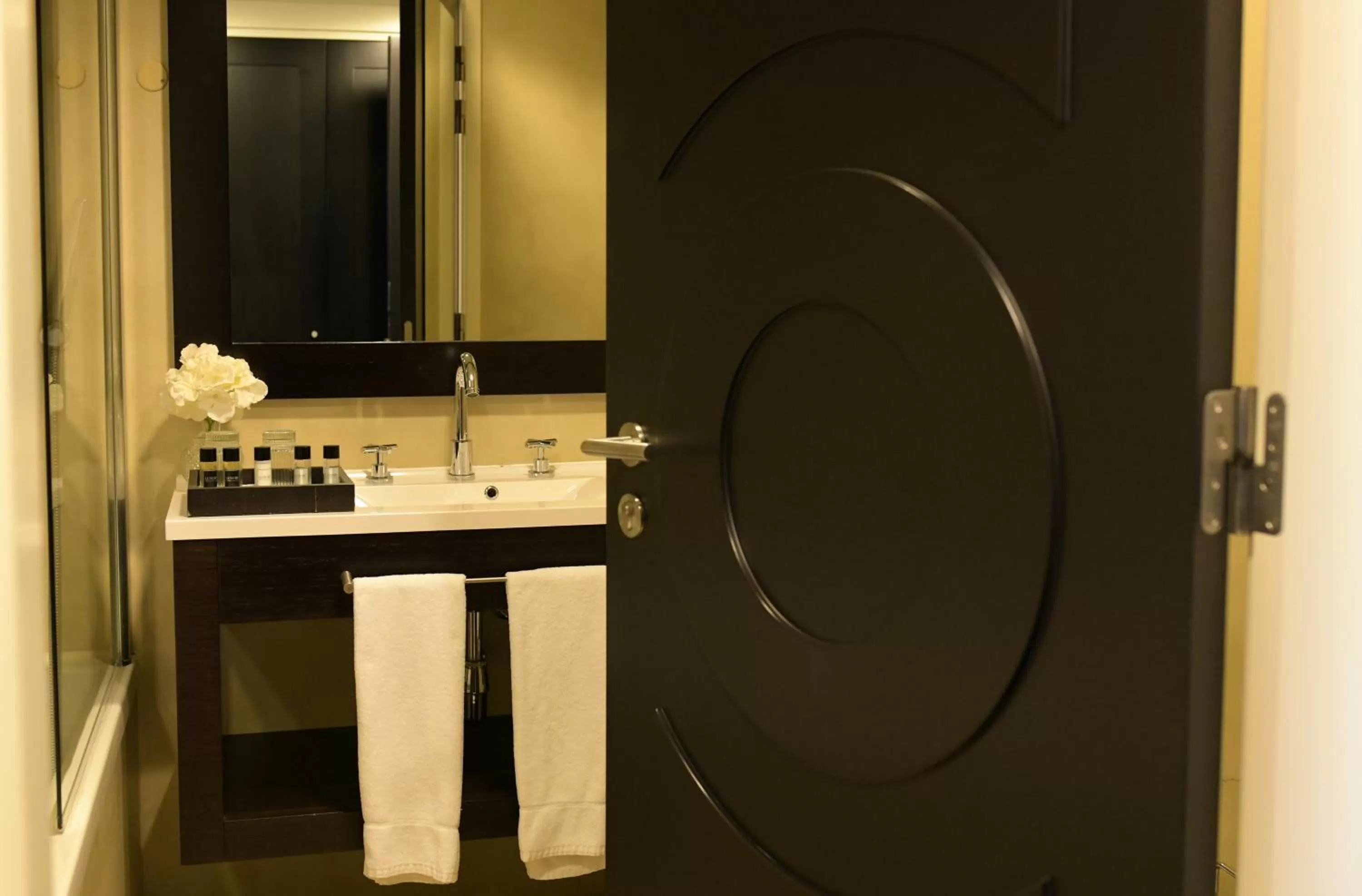 Bathroom in Universal Boutique Hotel