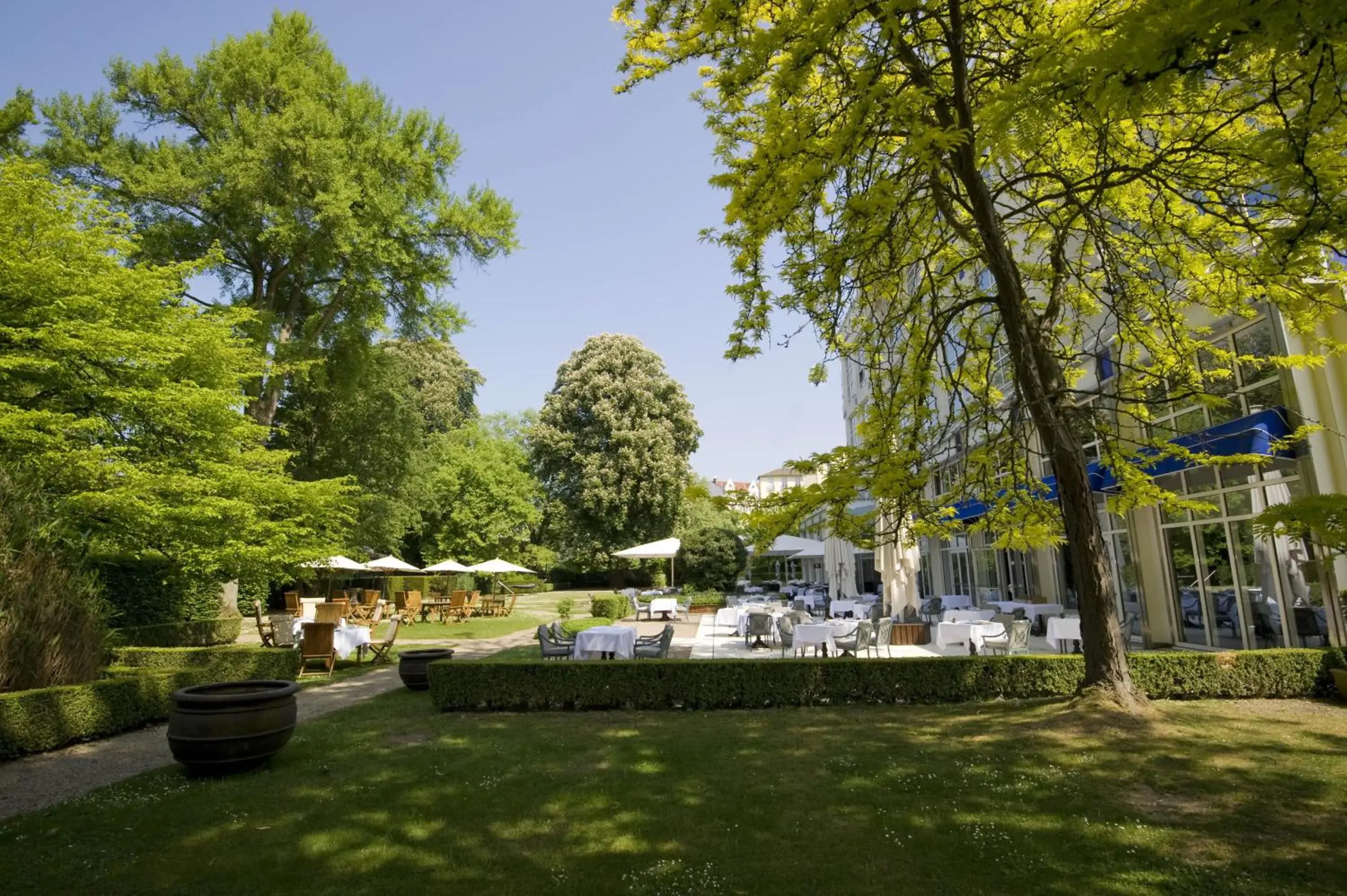 Balcony/Terrace, Garden in Vichy Spa Hotel Les Celestins