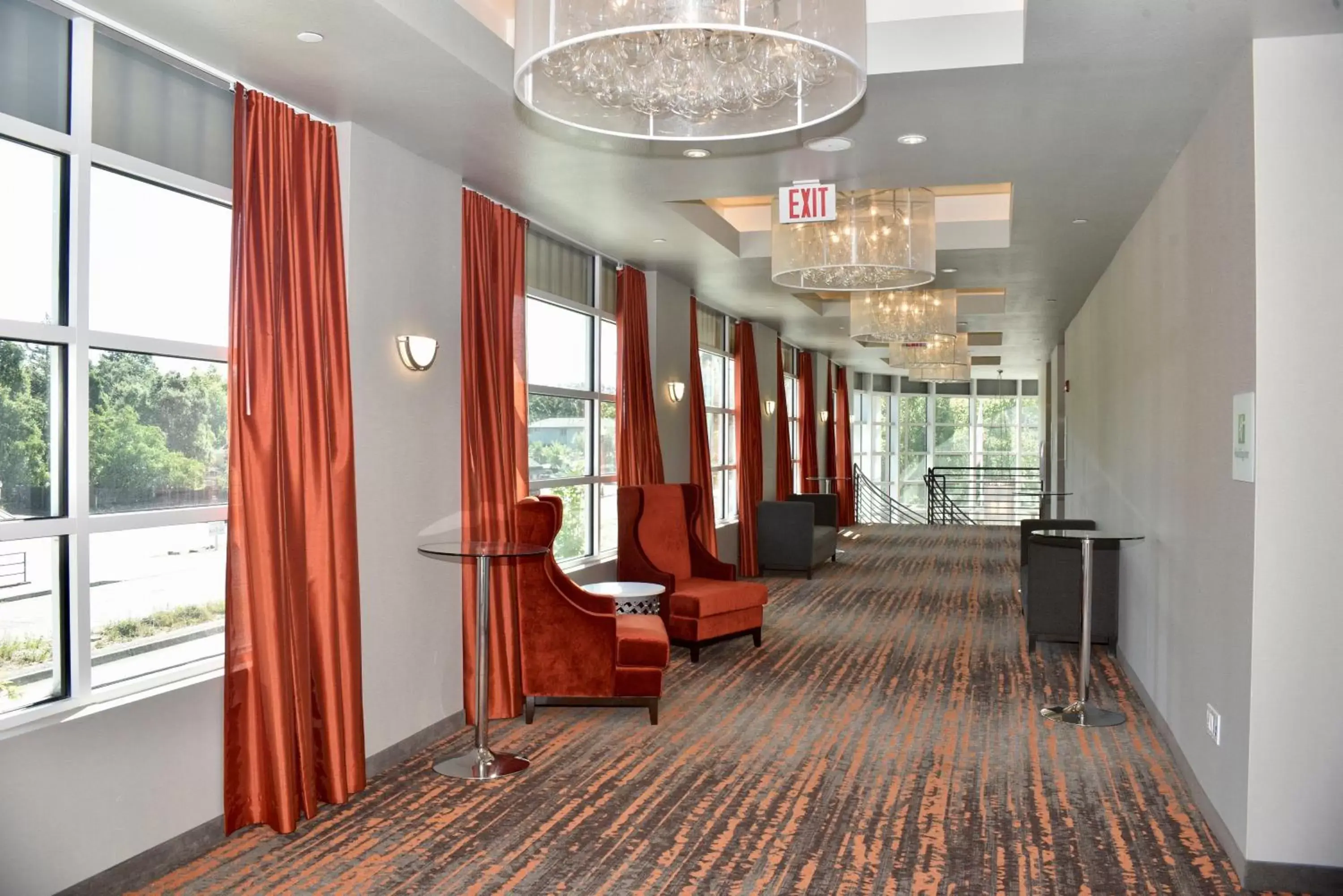 Meeting/conference room, Seating Area in Holiday Inn Windsor - Wine Country, an IHG Hotel