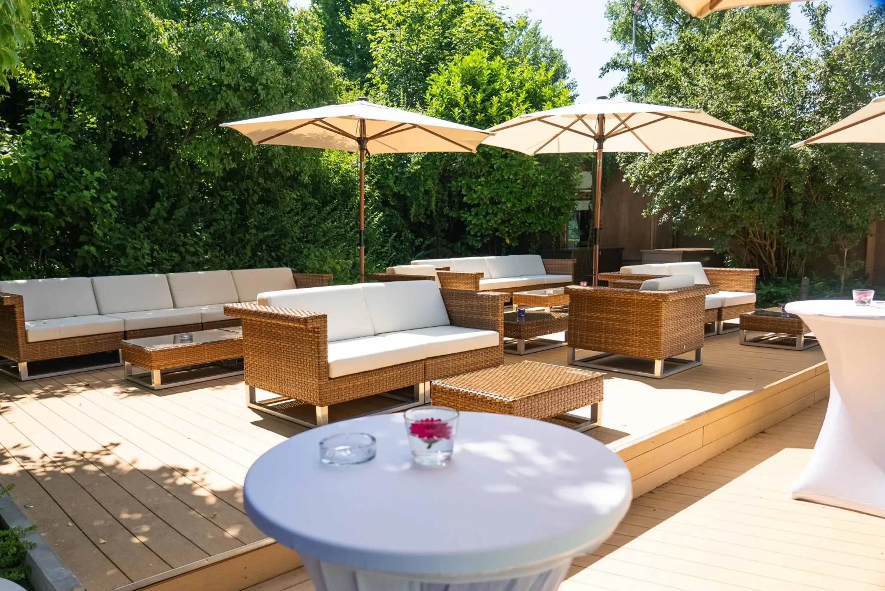 Swimming pool, Seating Area in SportScheck Hotel