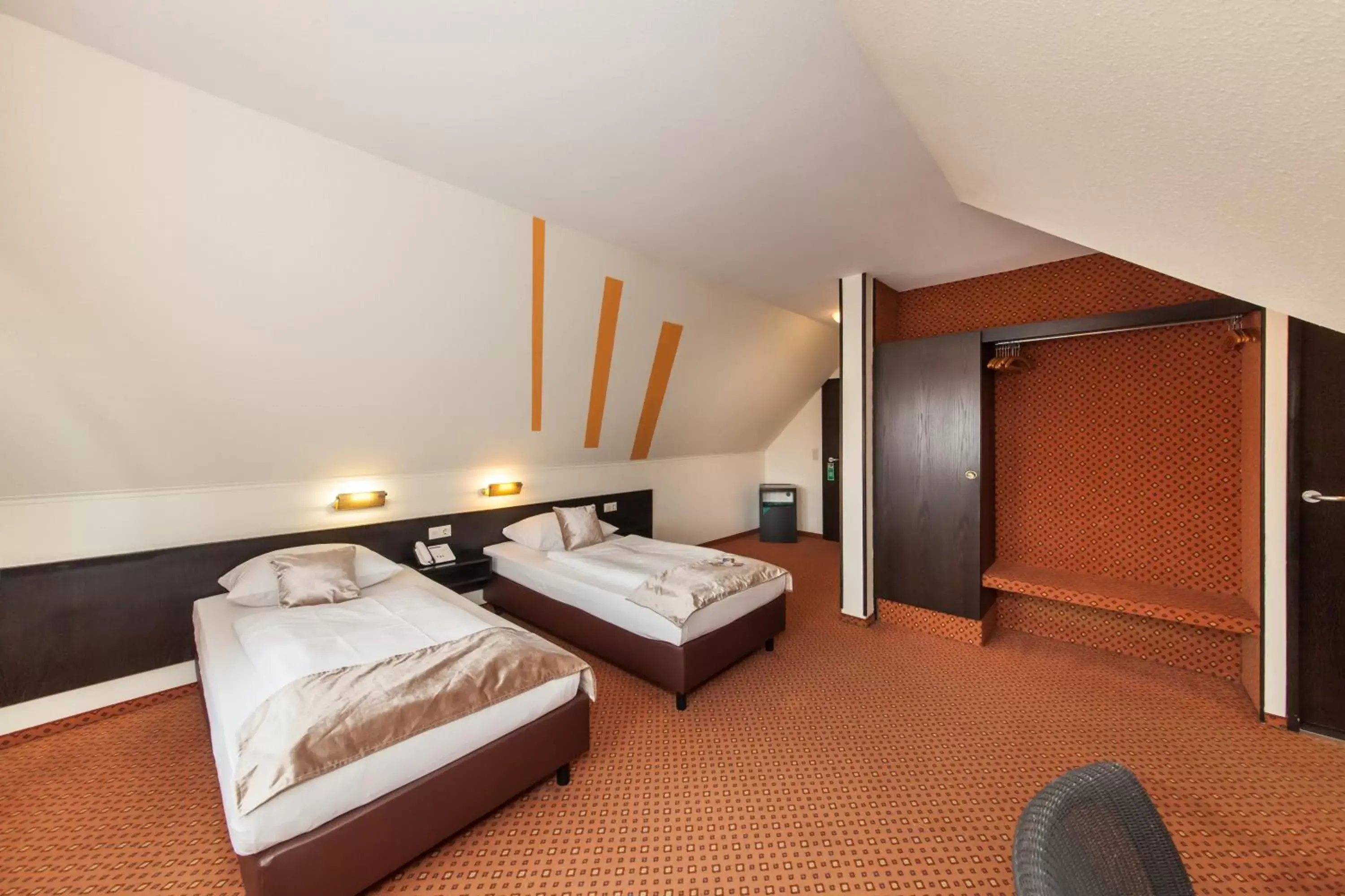 Photo of the whole room, Bed in Novum Hotel Strohgäu