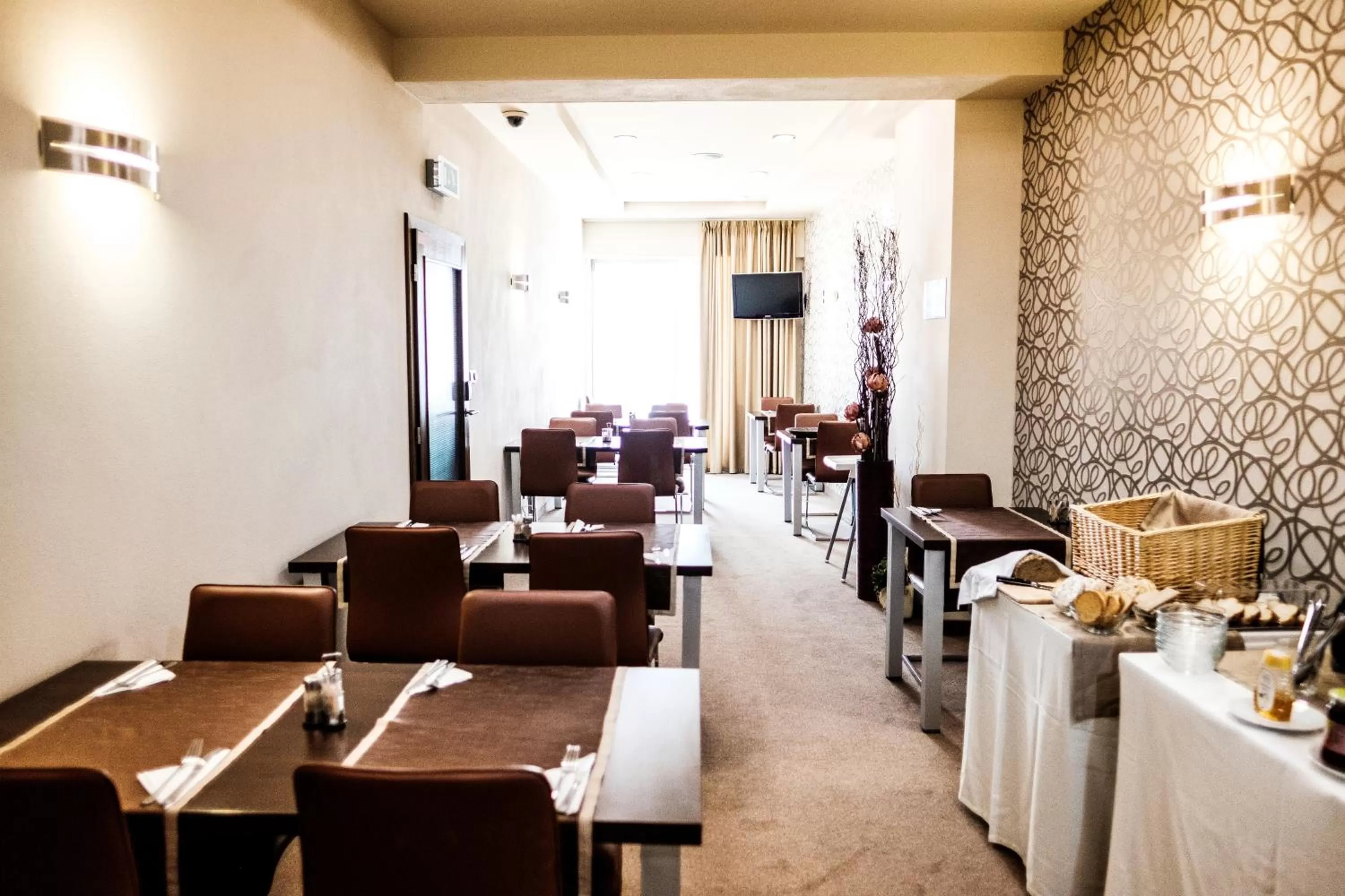 Buffet breakfast in Hotel Deluxe with free Wellness and Fitness Centrum