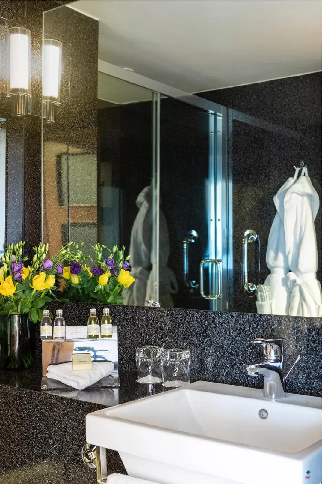 Bathroom in St Giles London – A St Giles Hotel