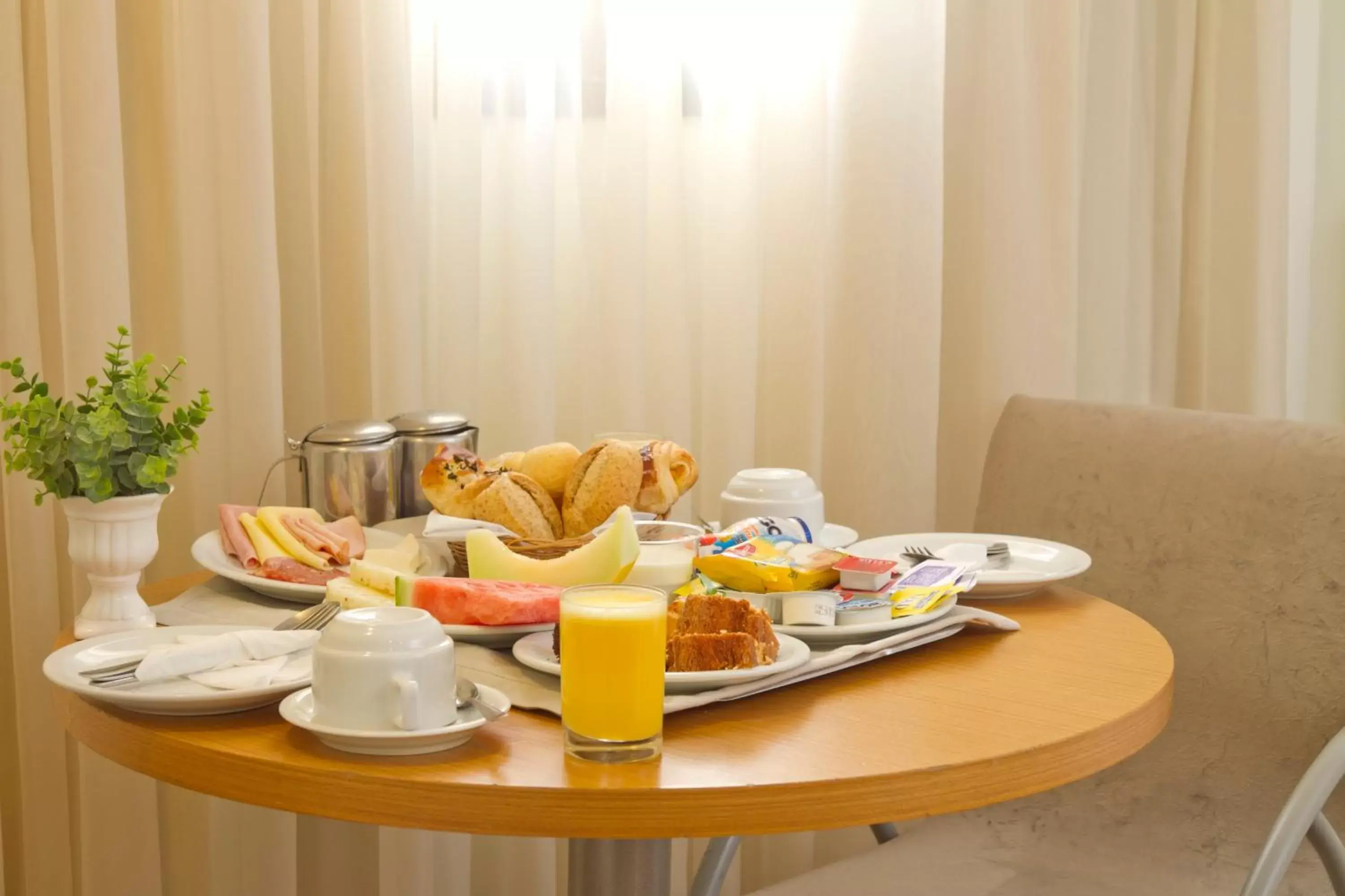 Food and drinks, Breakfast in Grand Hotel Royal Sorocaba by Atlantica
