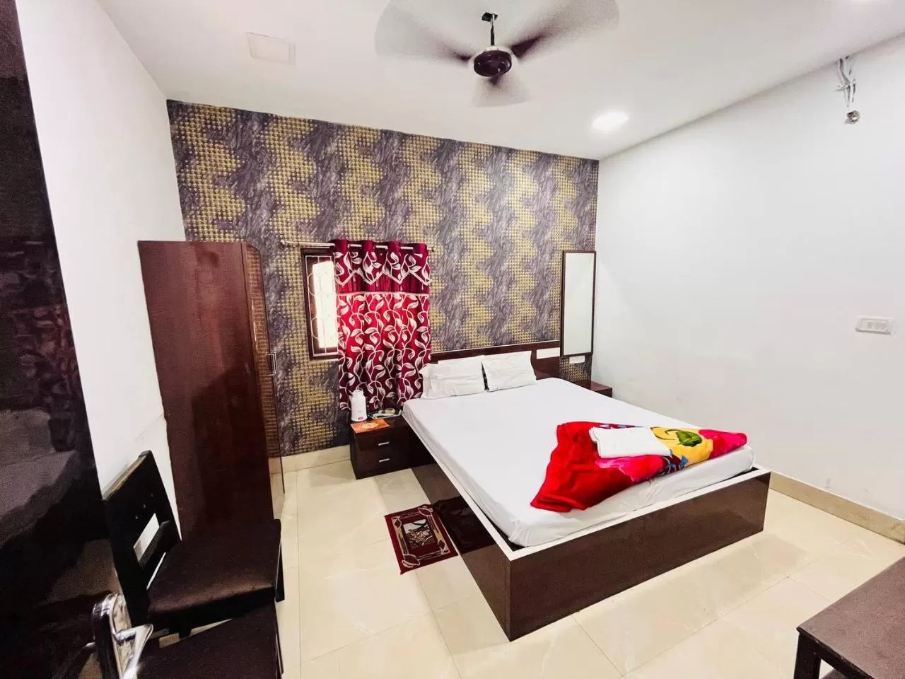 View (from property/room), Bed in Hotel Airlines