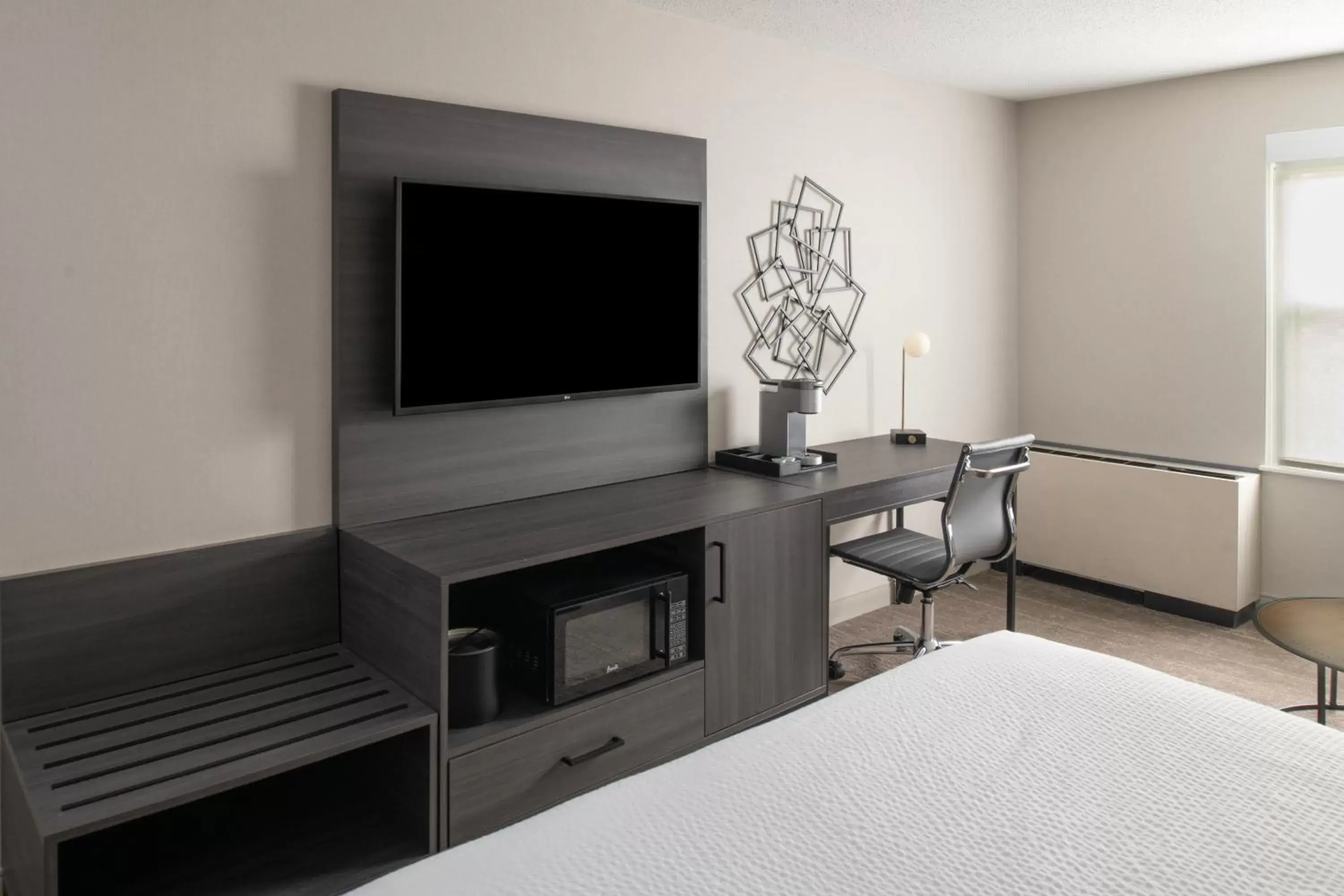 TV and multimedia, TV/Entertainment Center in La Quinta by Wyndham South Burlington