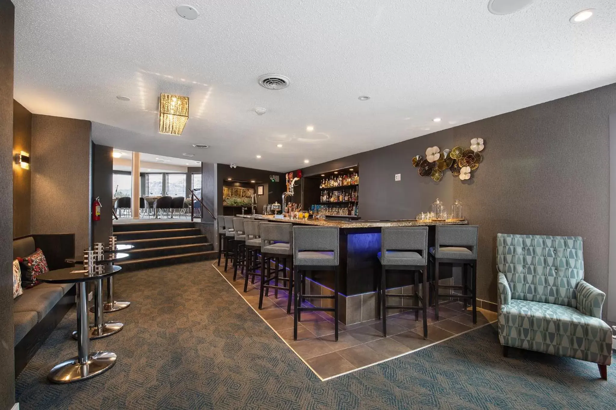 Lounge or bar, Lounge/Bar in Ramada by Wyndham Kamloops