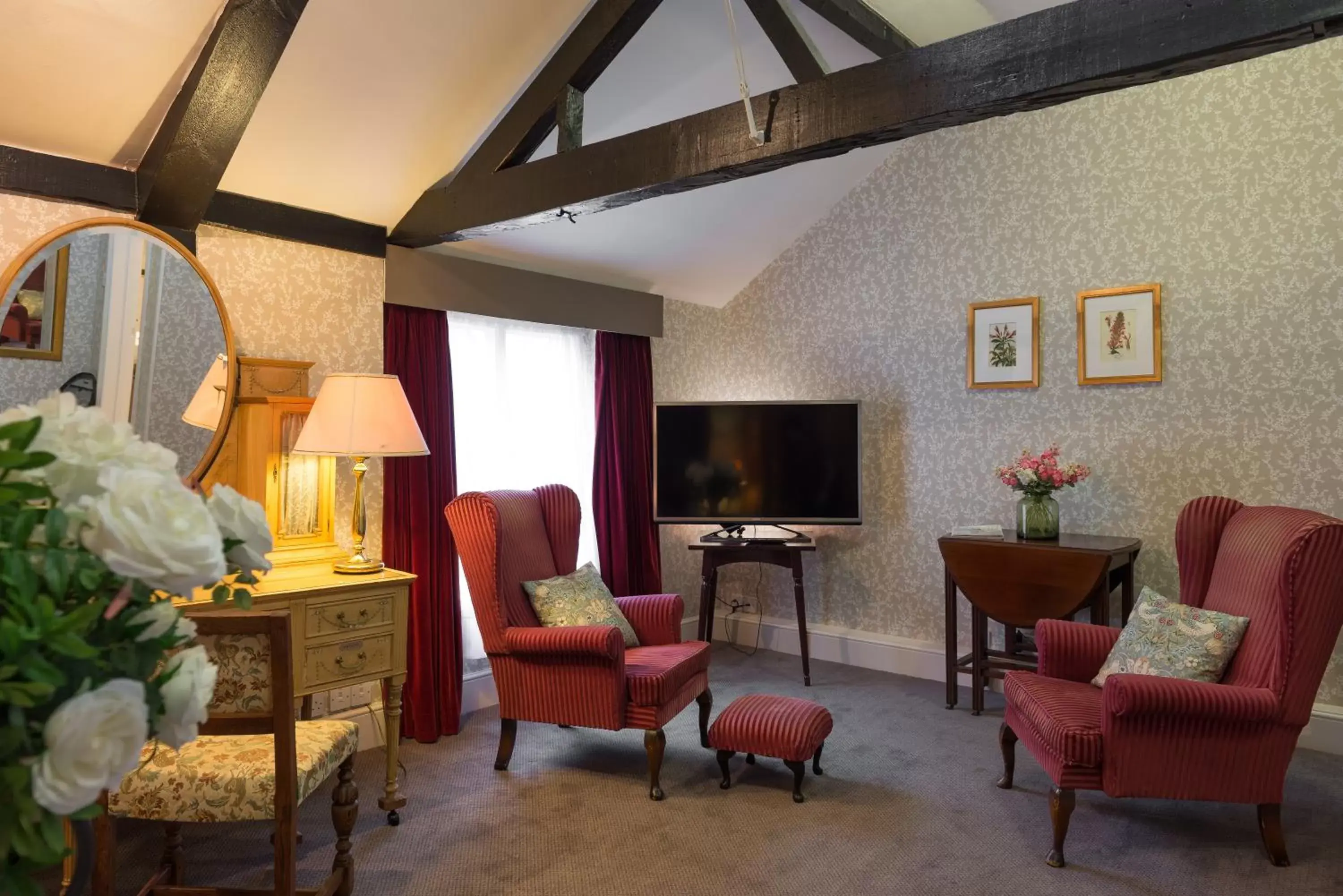 Seating Area in Best Western Red Lion Hotel