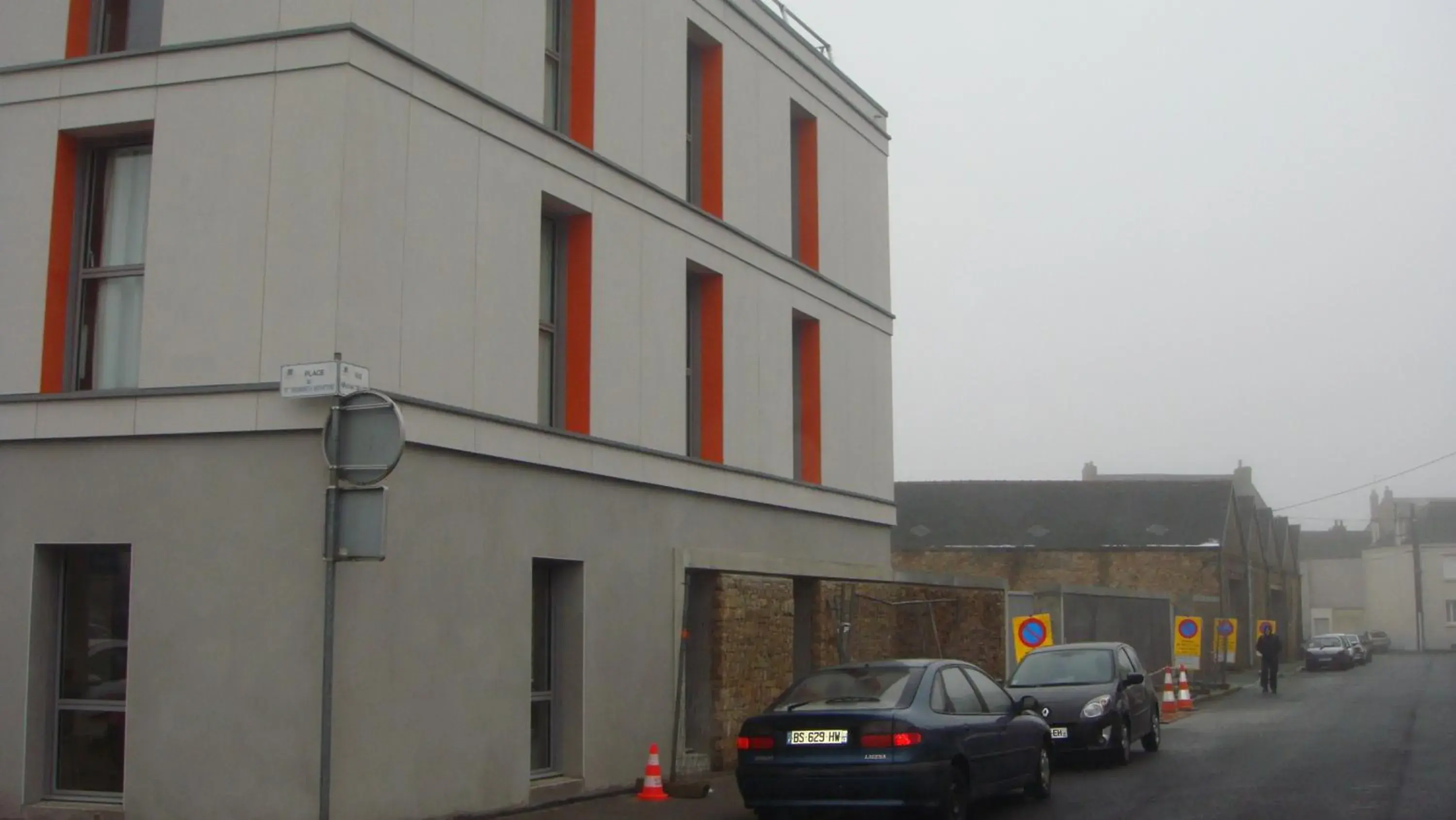 Facade/entrance in The Originals Access, Hôtel Cholet Gare Facade/entrance in The Originals Access, Hôtel Cholet Gare