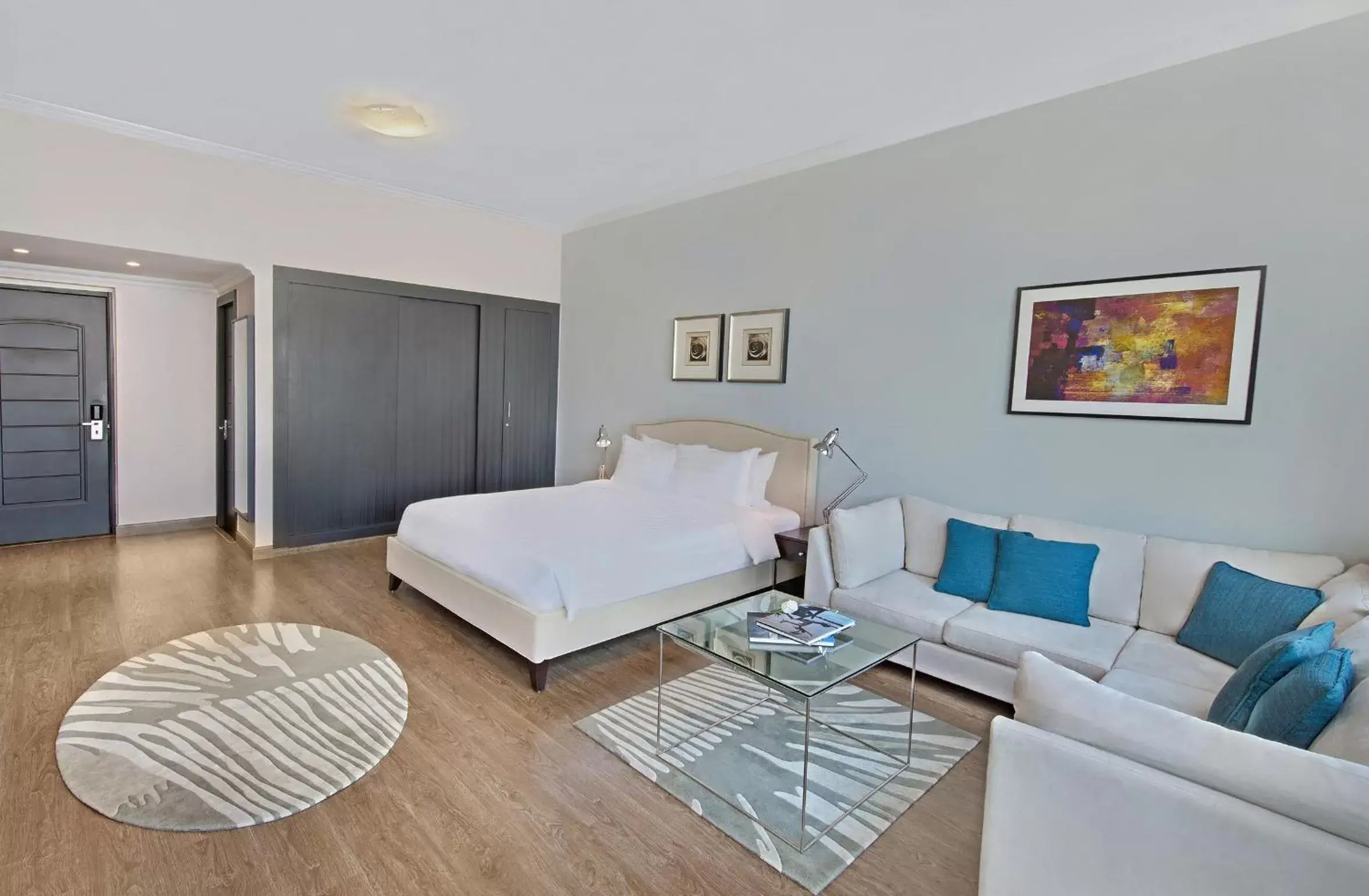 Living room, Bed in Ezdan Hotel West Bay Living room, Bed in Ezdan Hotel West Bay