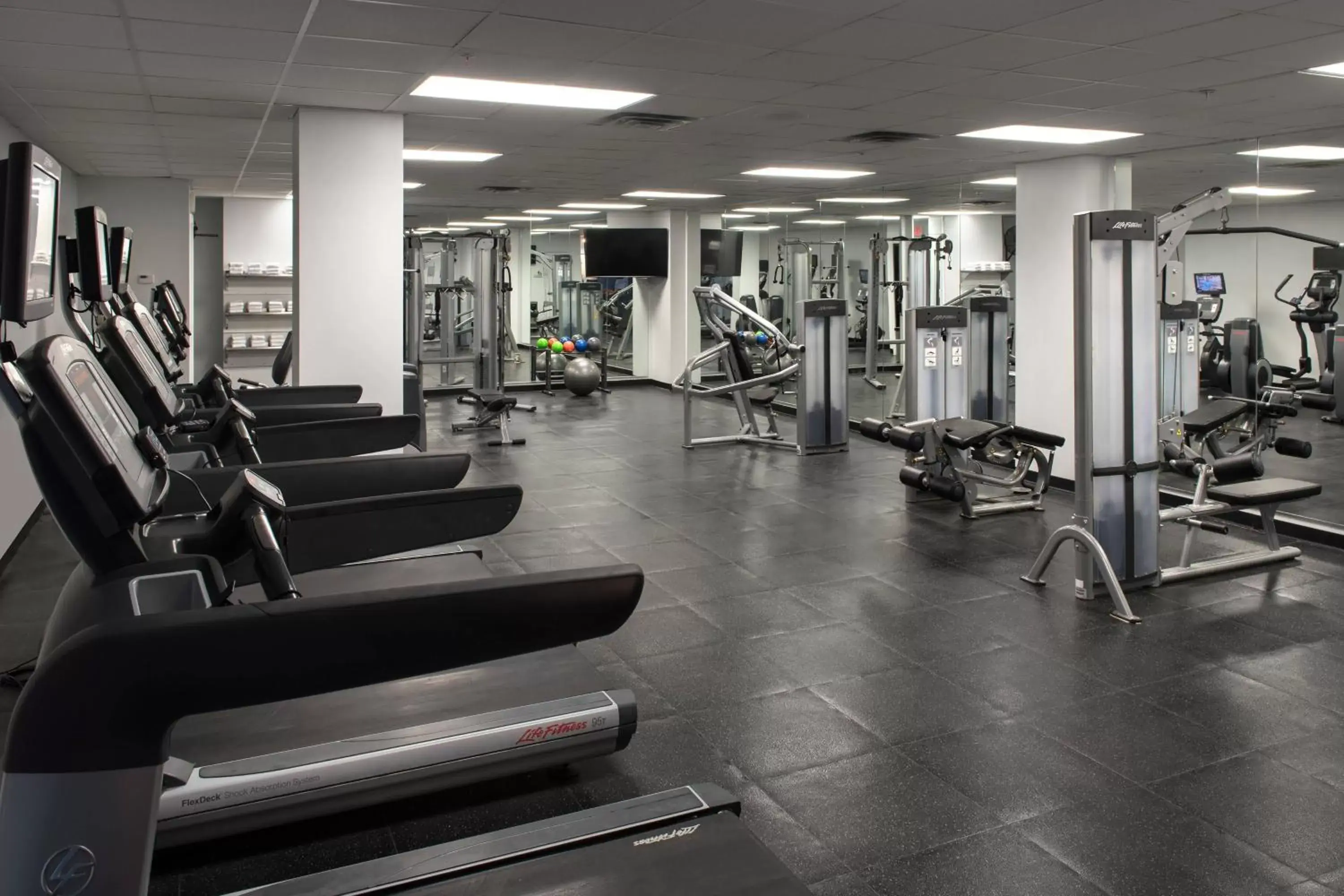 Fitness centre/facilities, Fitness Center/Facilities in Delta Hotels by Marriott Utica