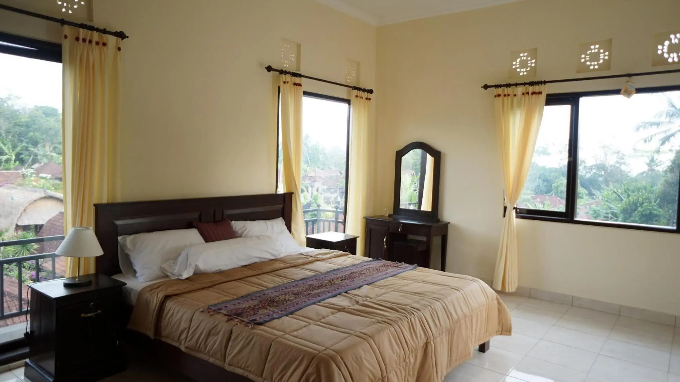 Photo of the whole room, Bed in Wijaya Guest House