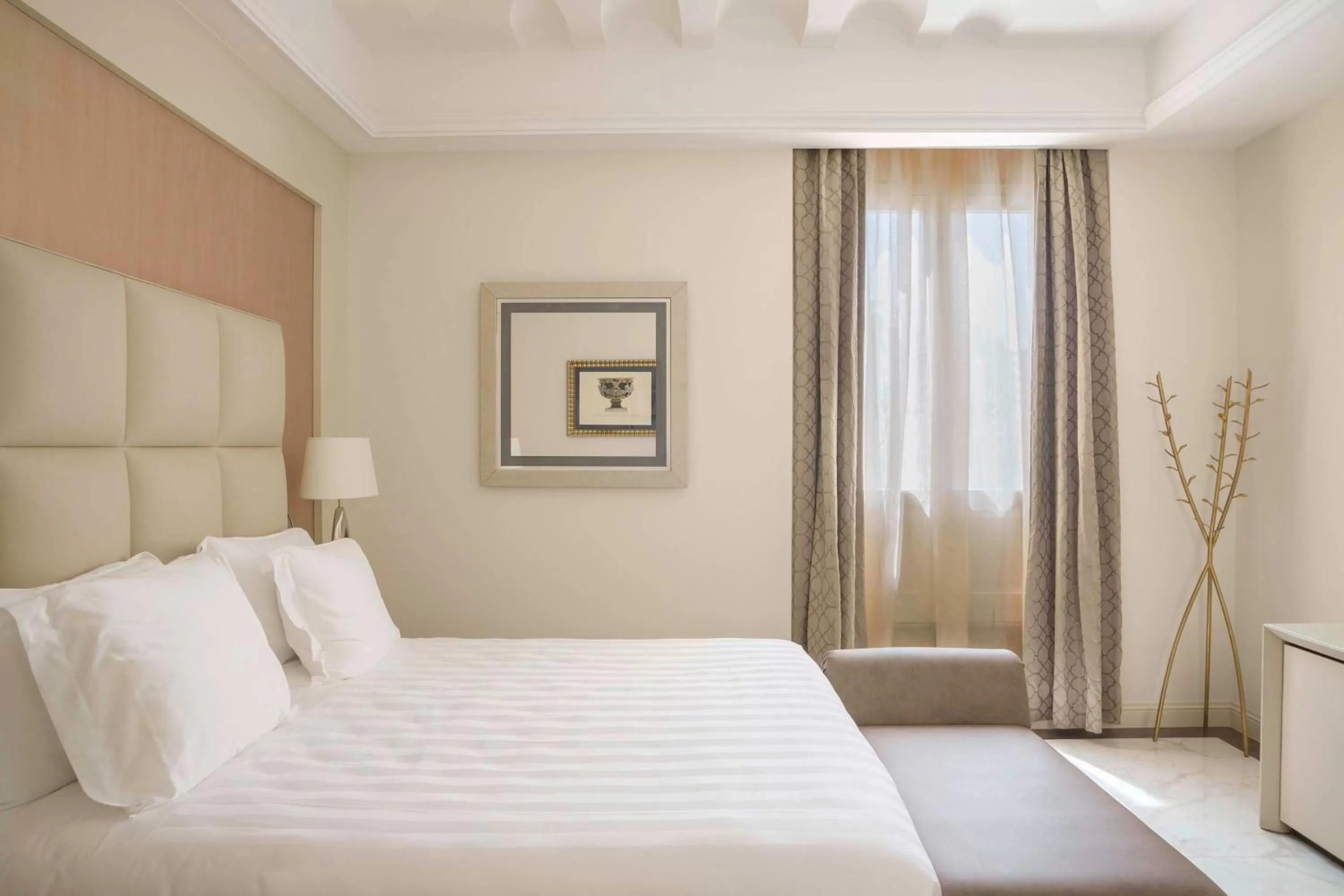 Bed in Aleph Rome Hotel, Curio Collection By Hilton