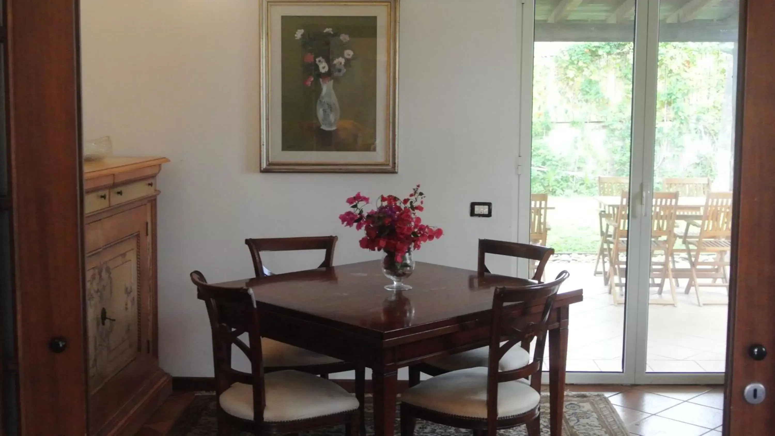 Dining Area in Villa Carlotta Resort