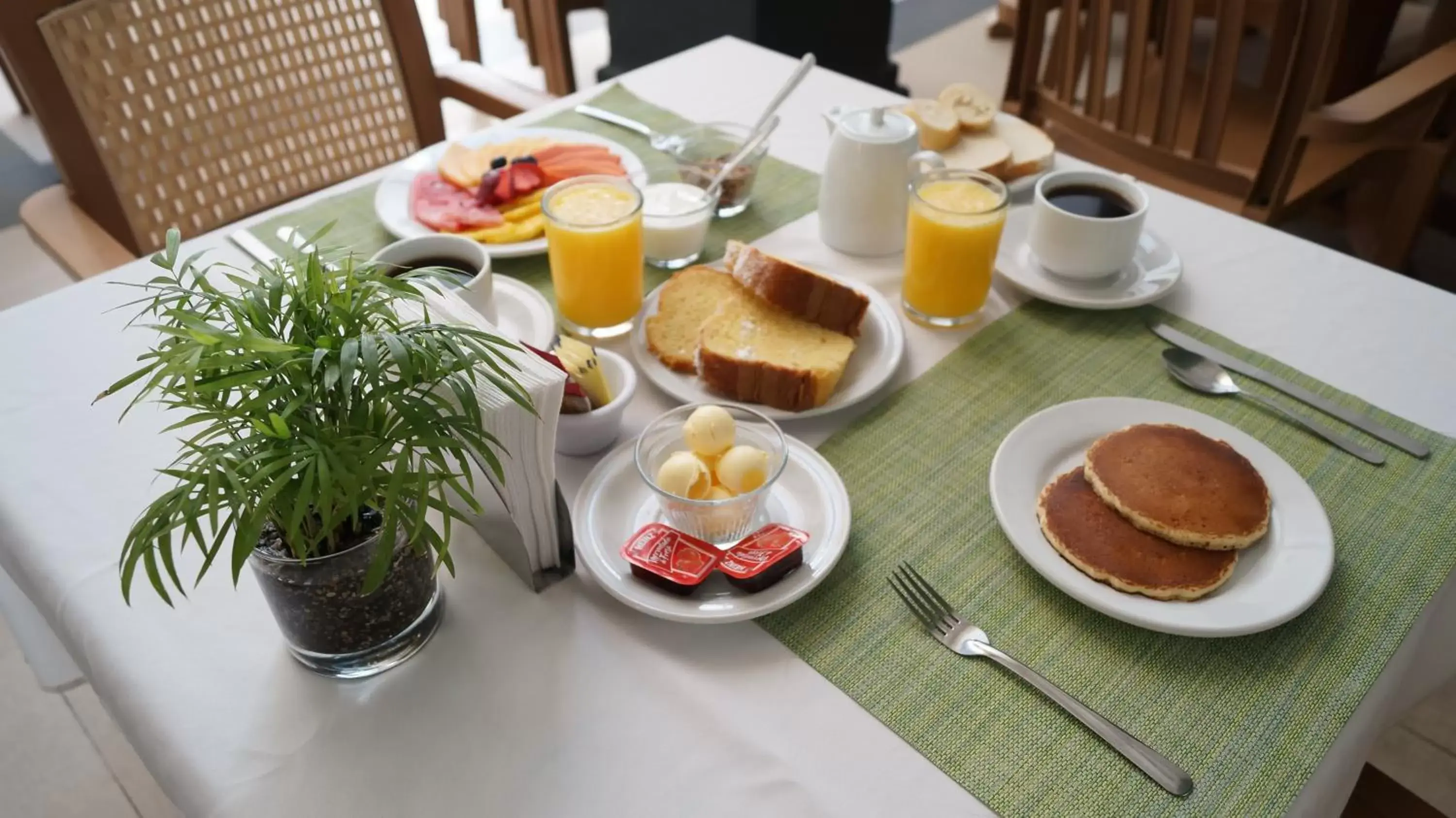 Buffet breakfast, Breakfast in El Hotel Business Class - Zamora Centro