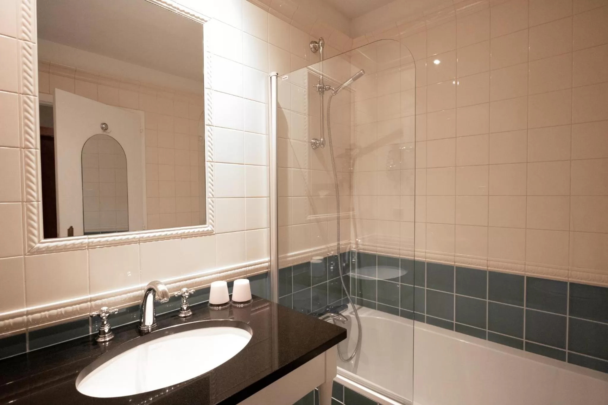 Bathroom in Hôtel Régent Contades