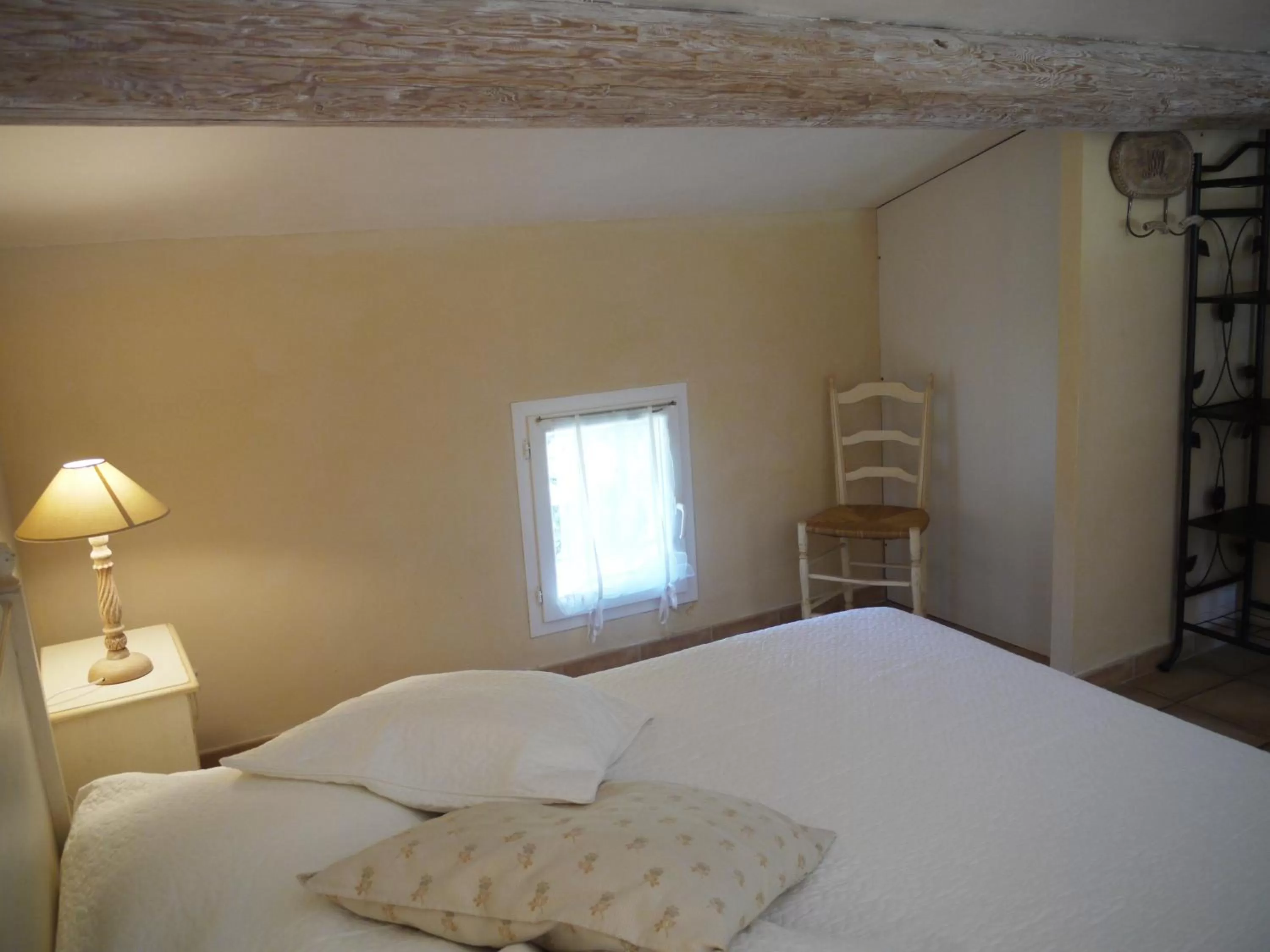 Day, Bed in Mas des Marguerites