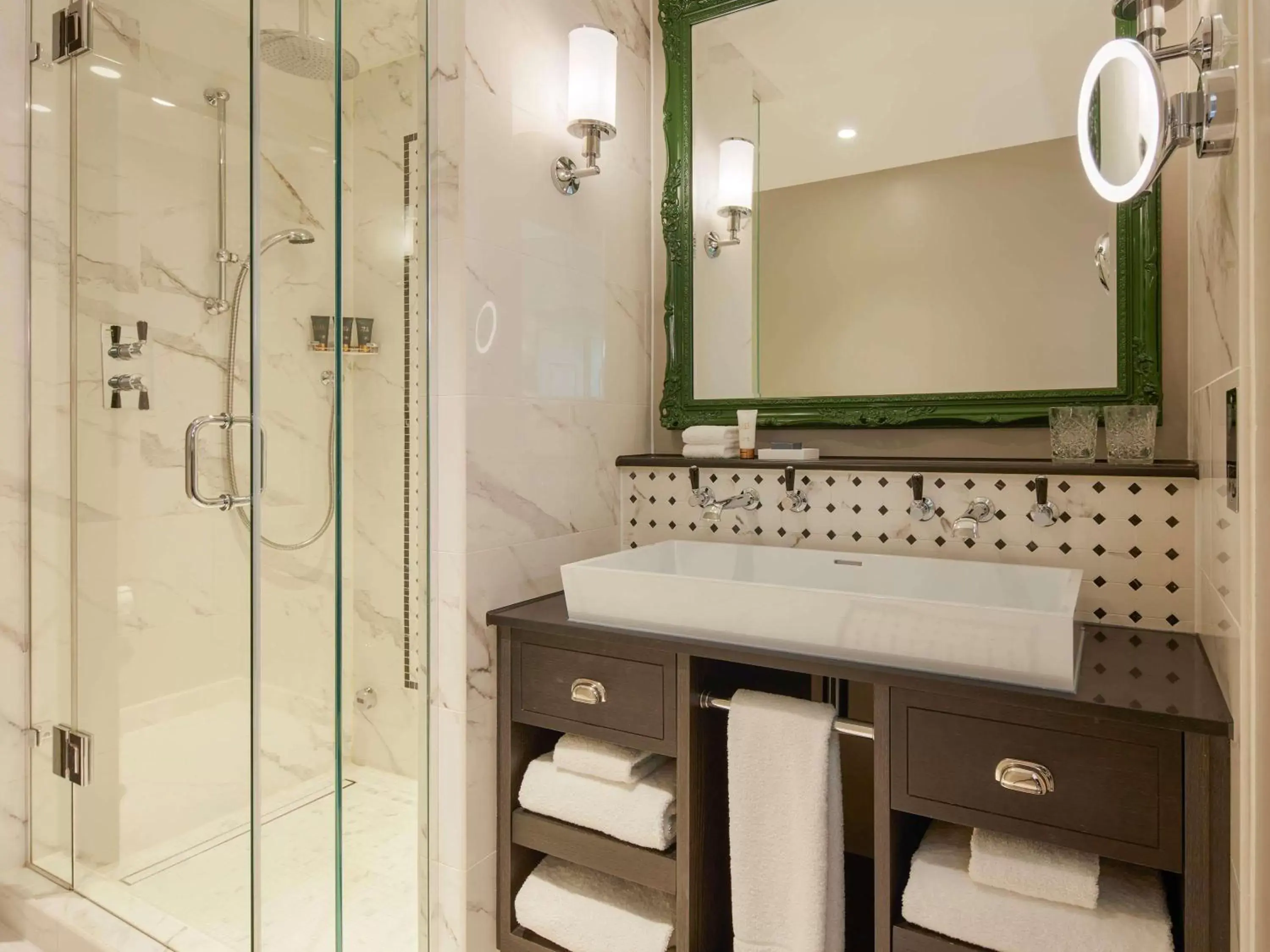 Photo of the whole room, Bathroom in Mondrian London Shoreditch