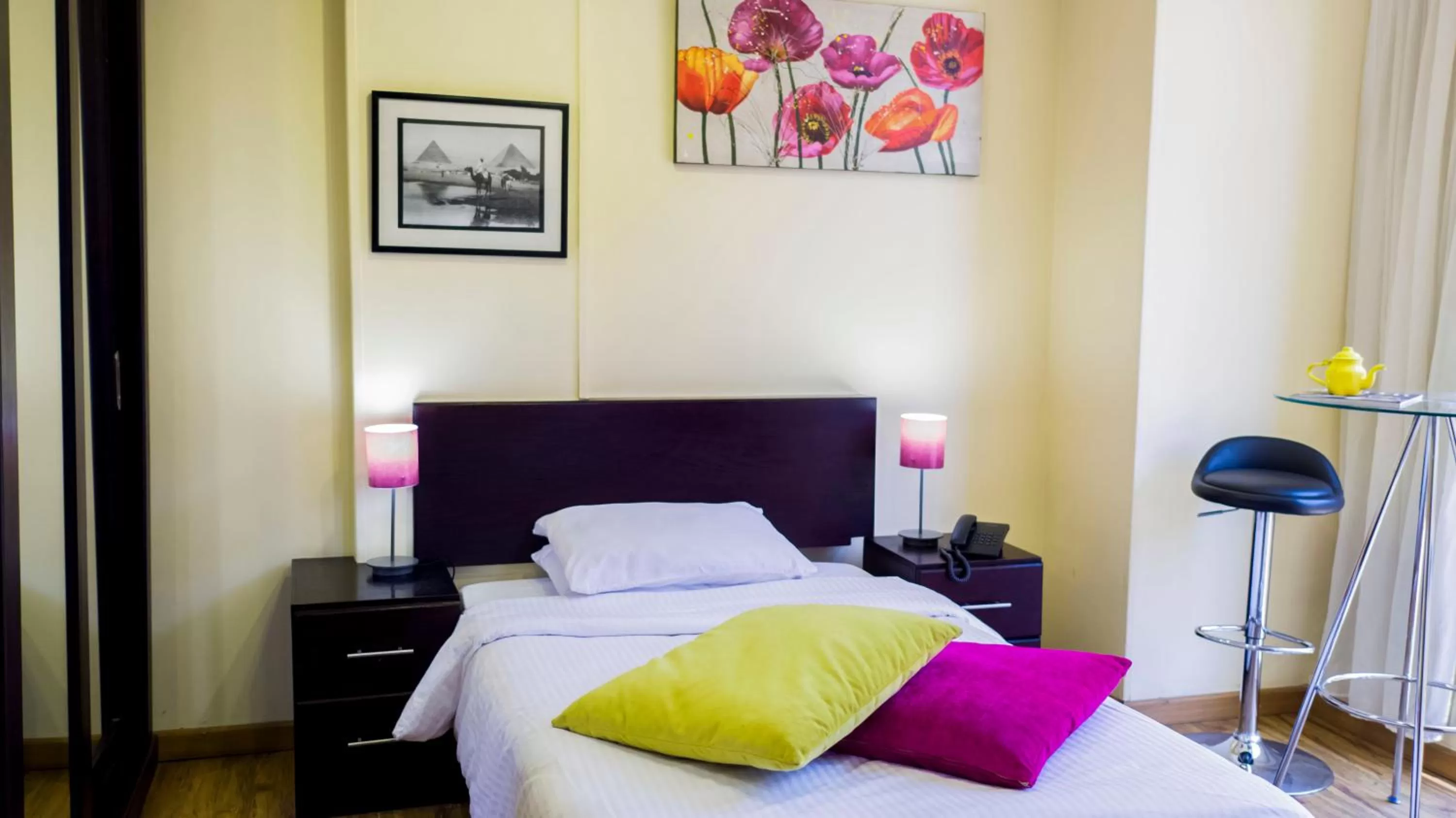 Bedroom, Bed in NewCity Hotel & Suites