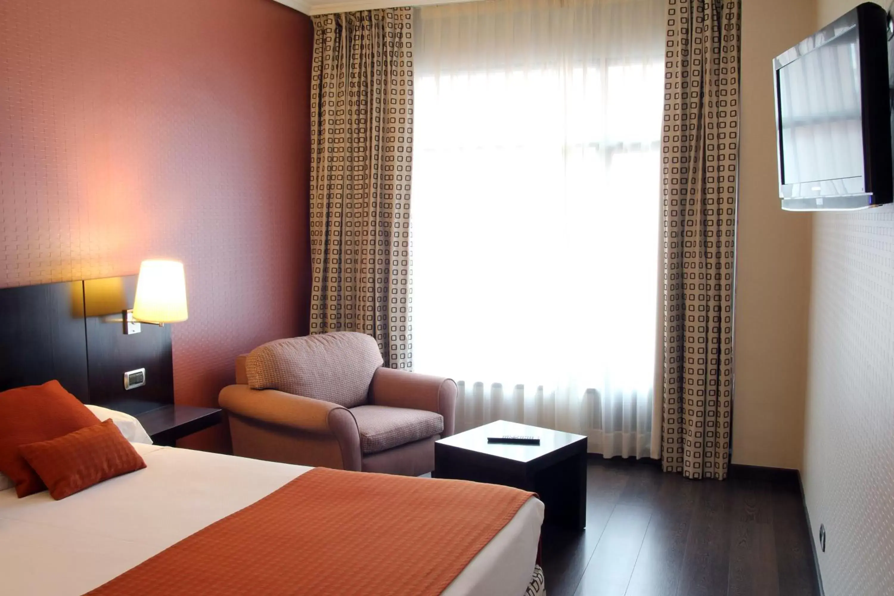 TV and multimedia, Bed in Hotel Conde Duque Bilbao