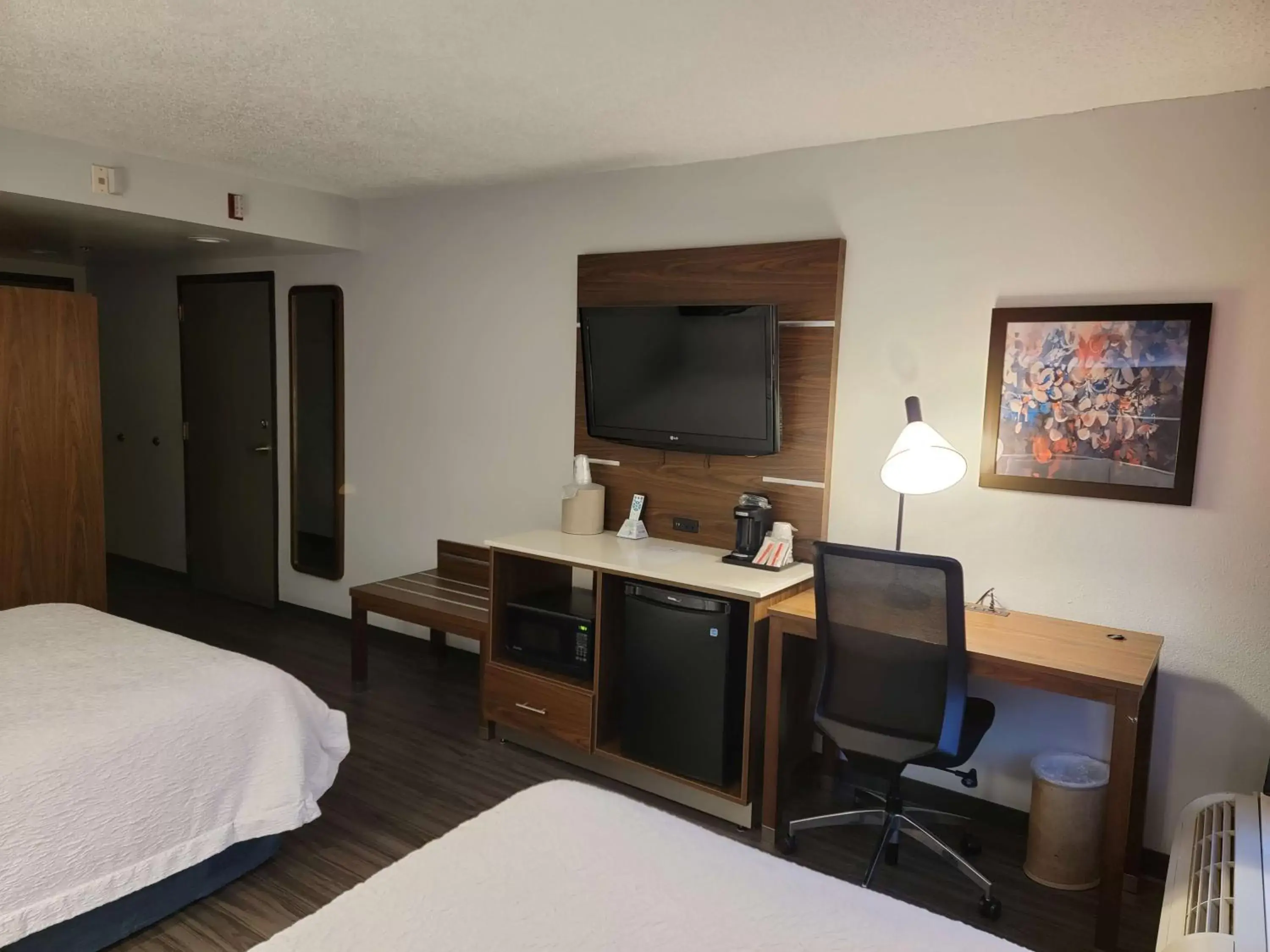 Photo of the whole room, TV/Entertainment Center in Best Western Plus Lexington Inn