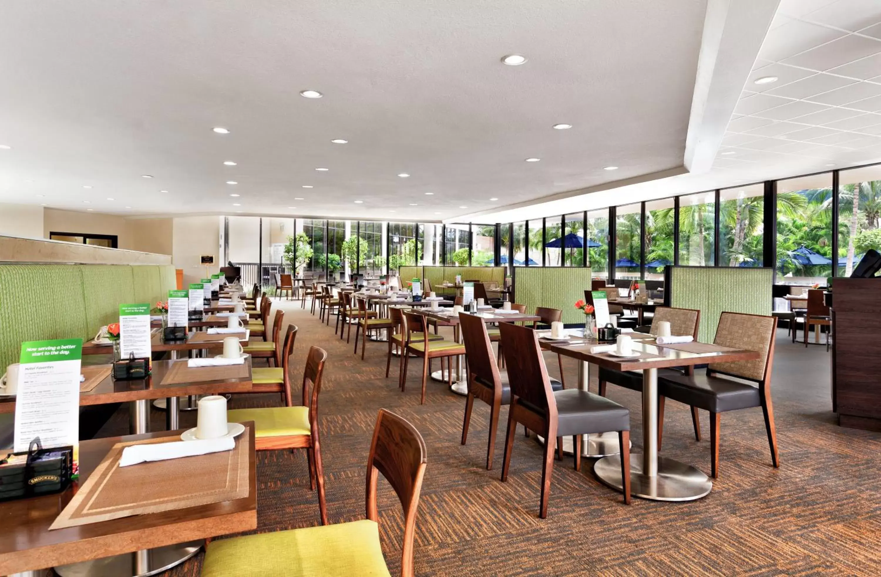 Restaurant/Places to Eat in Holiday Inn Miami West - Airport Area, an IHG Hotel