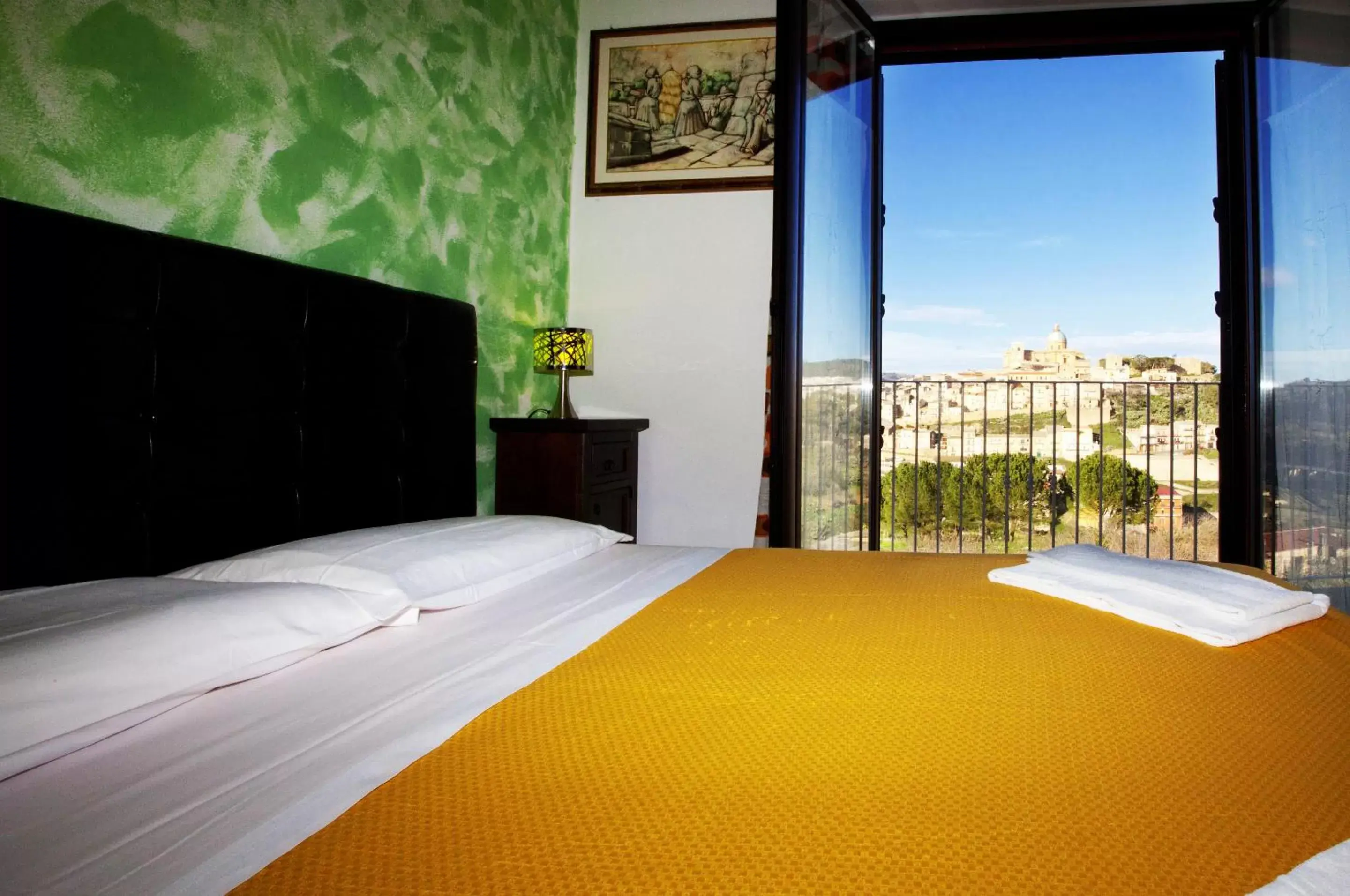 City view, Bed in La Casa Rossa Country House